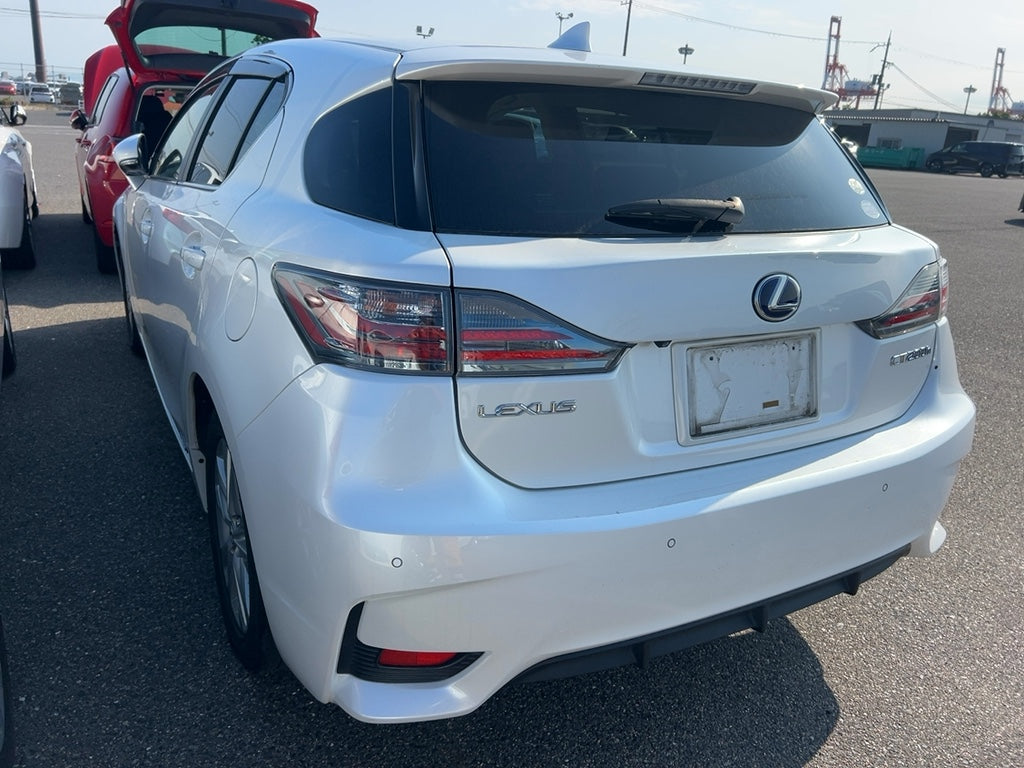 2015 Lexus CT200h | Hybrid | Automatic | 155,000km | Pearl White