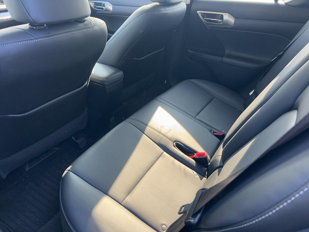 2015 Lexus CT200h | Hybrid | Automatic | 155,000km | Pearl White