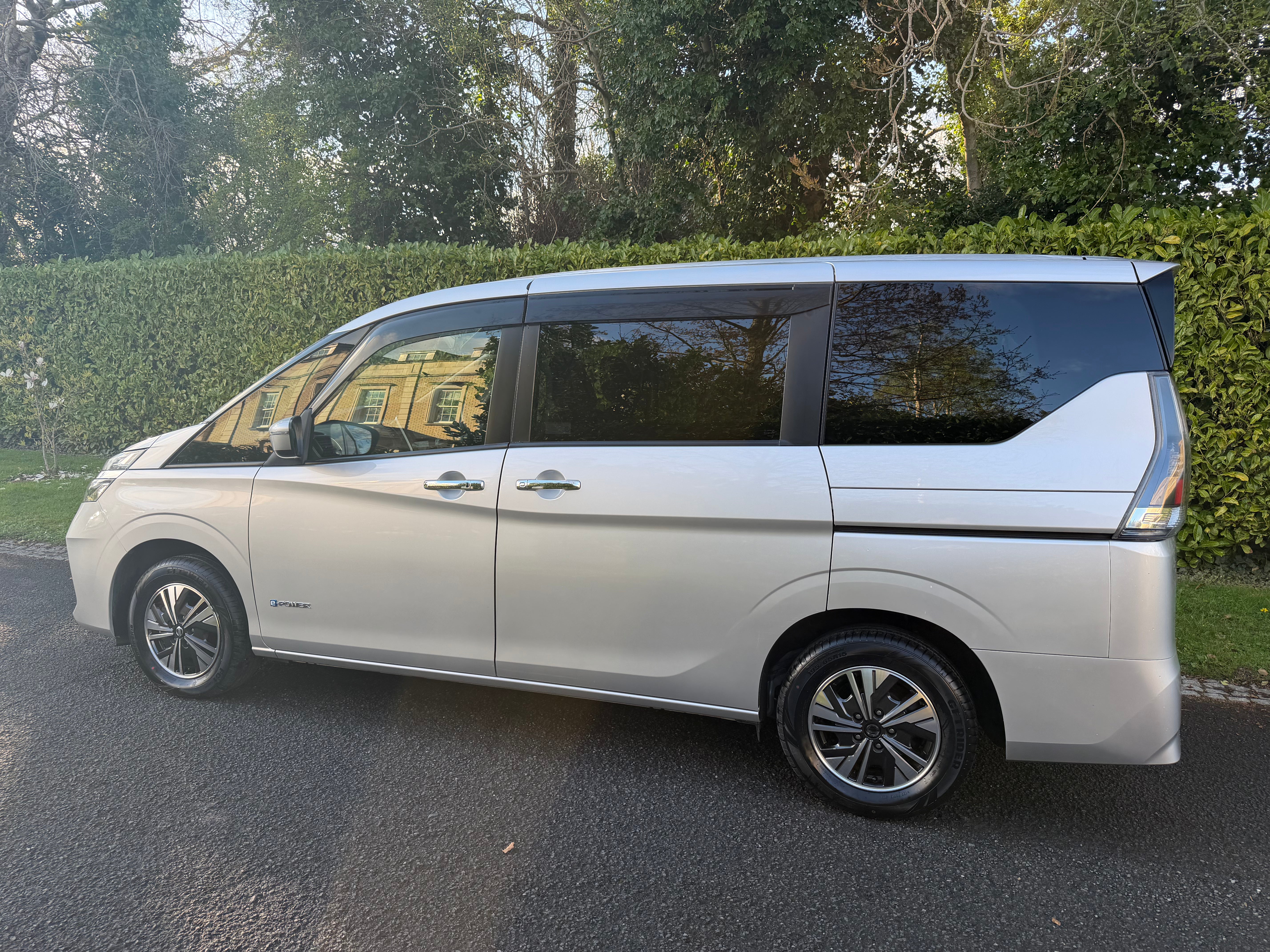 2020 Nissan Serena 1.2 e-POWER Hybrid – 7 Seater €18,950