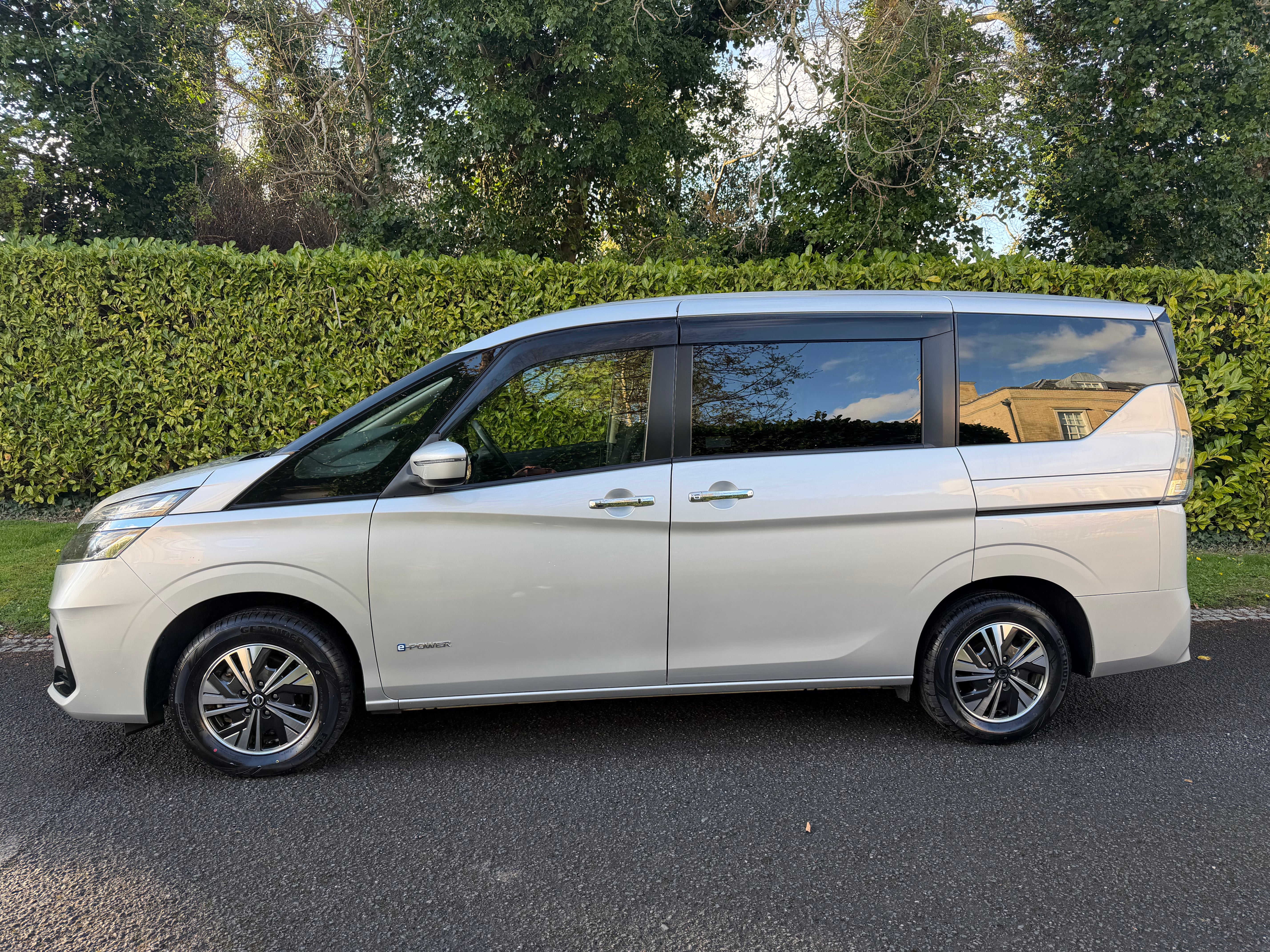 2020 Nissan Serena 1.2 e-POWER Hybrid – 7 Seater €18,950
