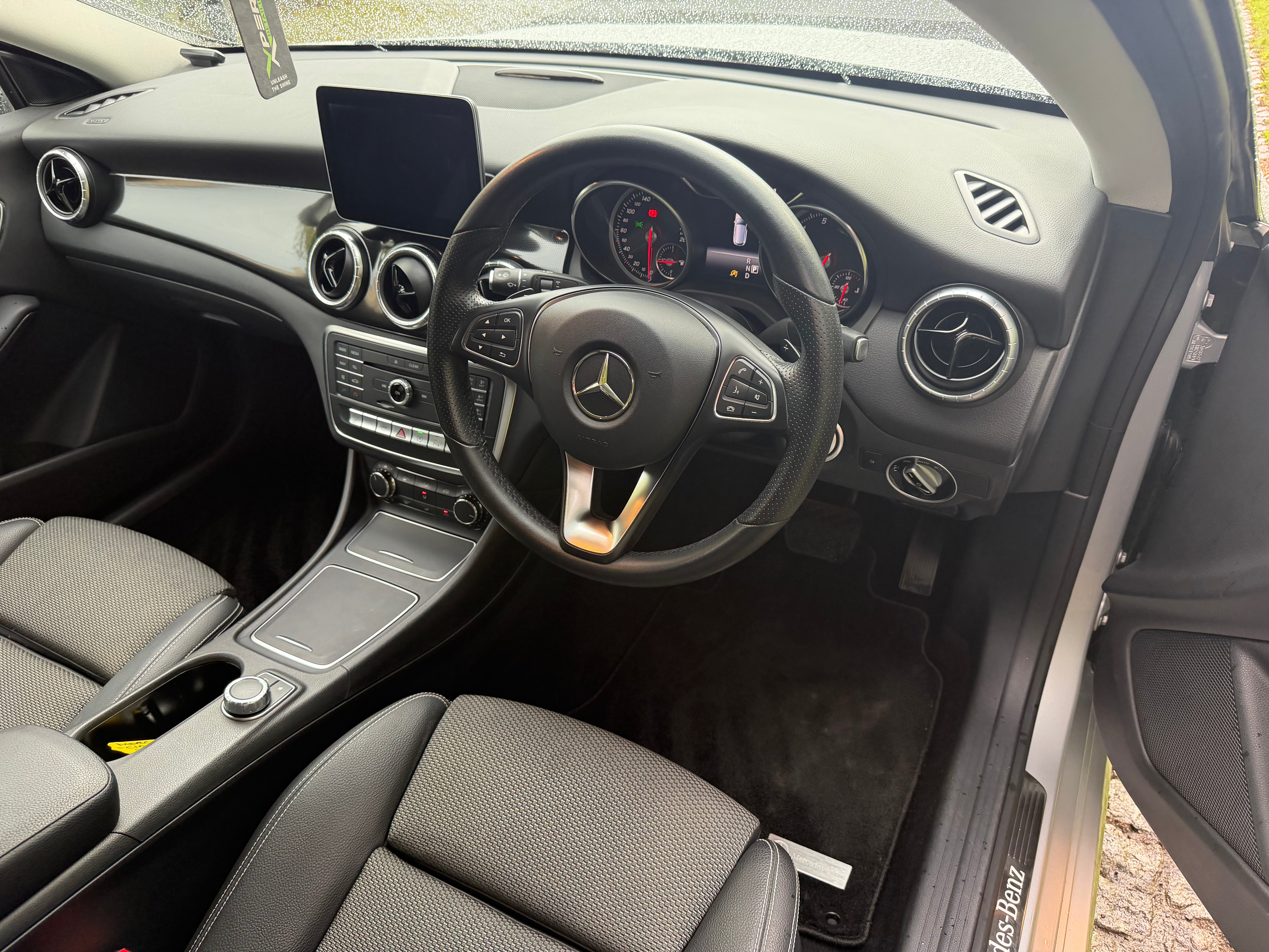2017 Mercedes-Benz CLA Shooting Brake AMG - Auto - €12,950