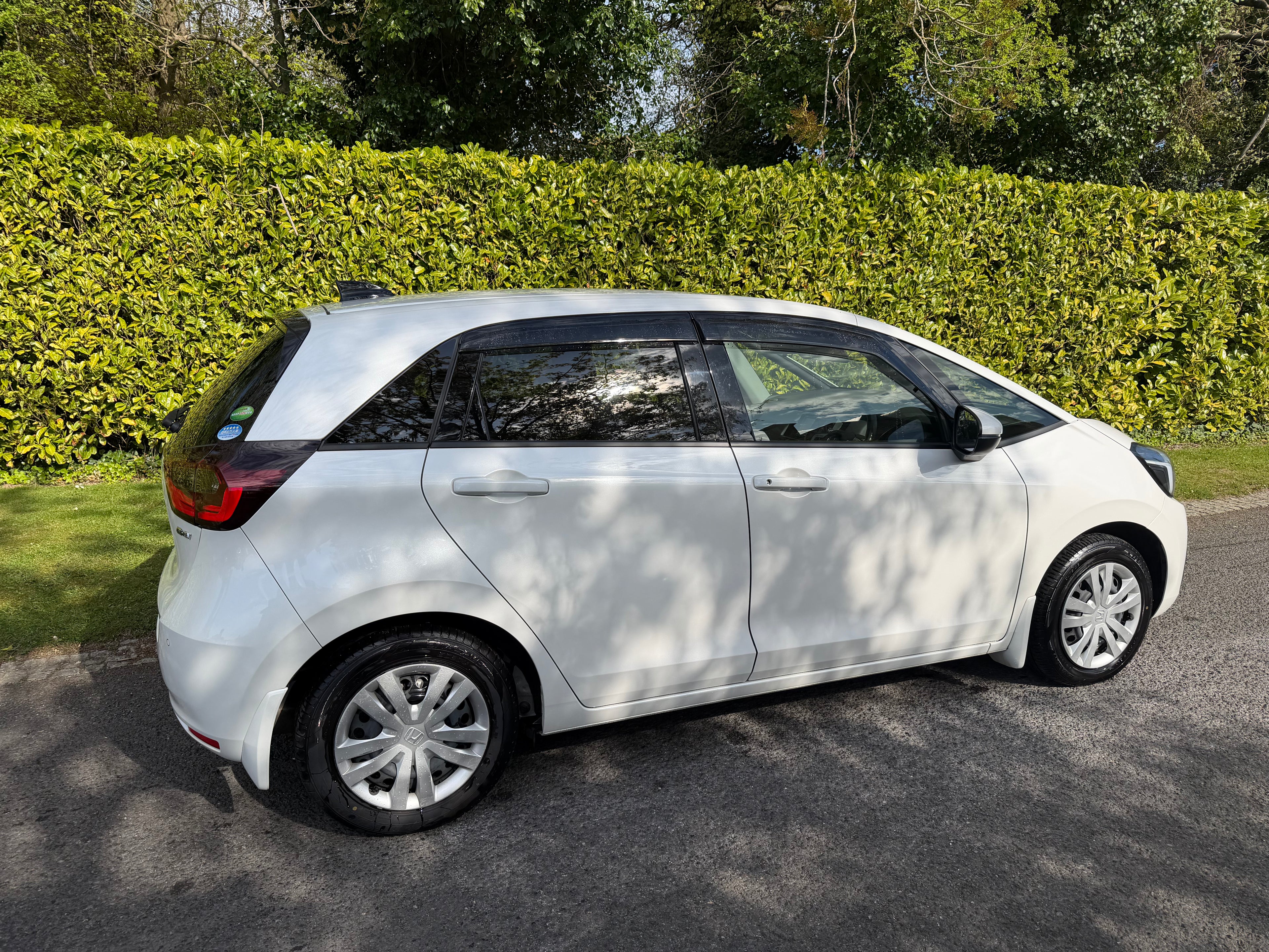 2020 Honda Fit 1.5 Hybrid – White- Half Leather €11,950