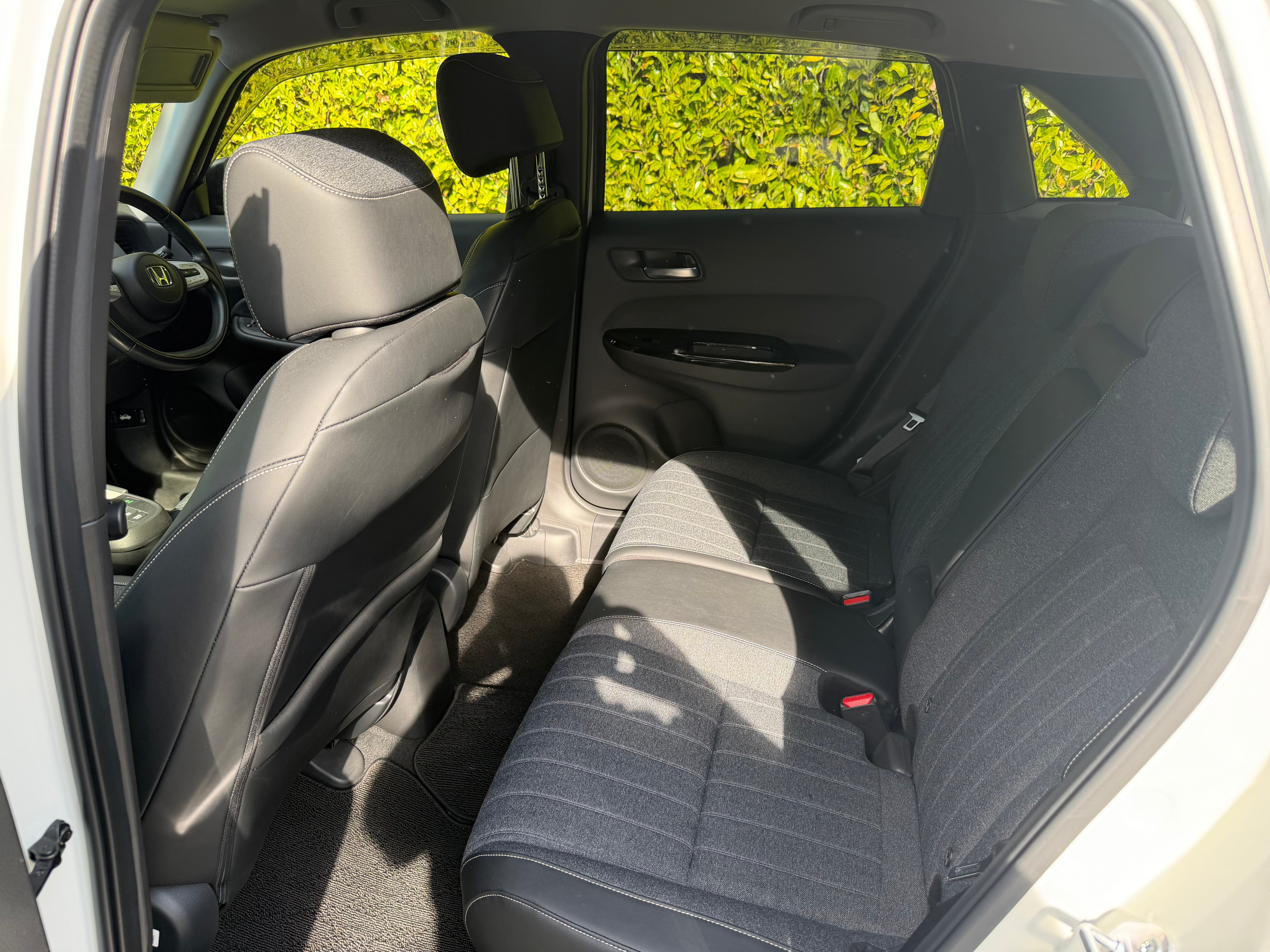 2020 Honda Fit 1.5 Hybrid – White- Half Leather €11,950
