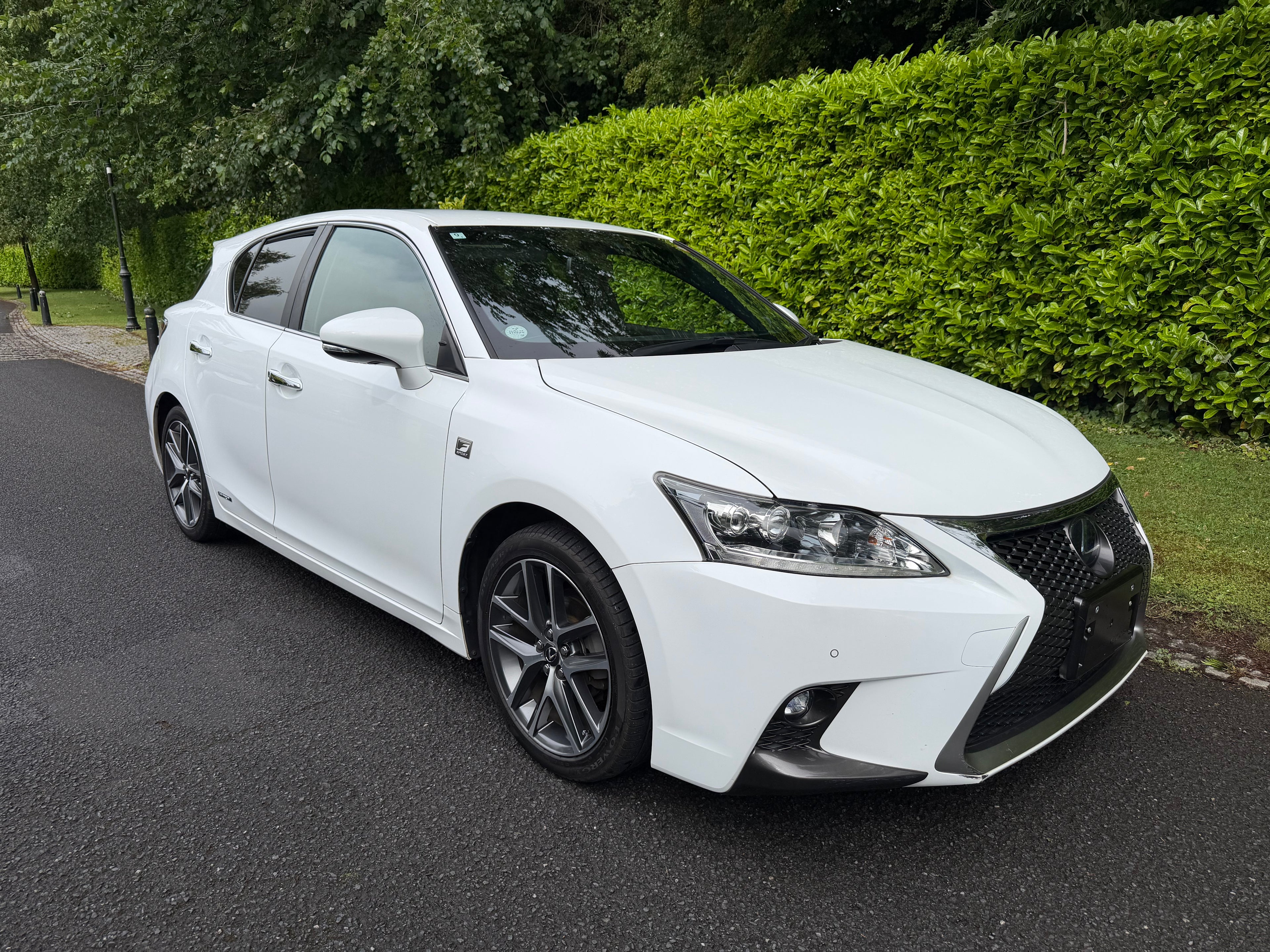 2014 Lexus CT200h F Sport – Pearl White – €14,950