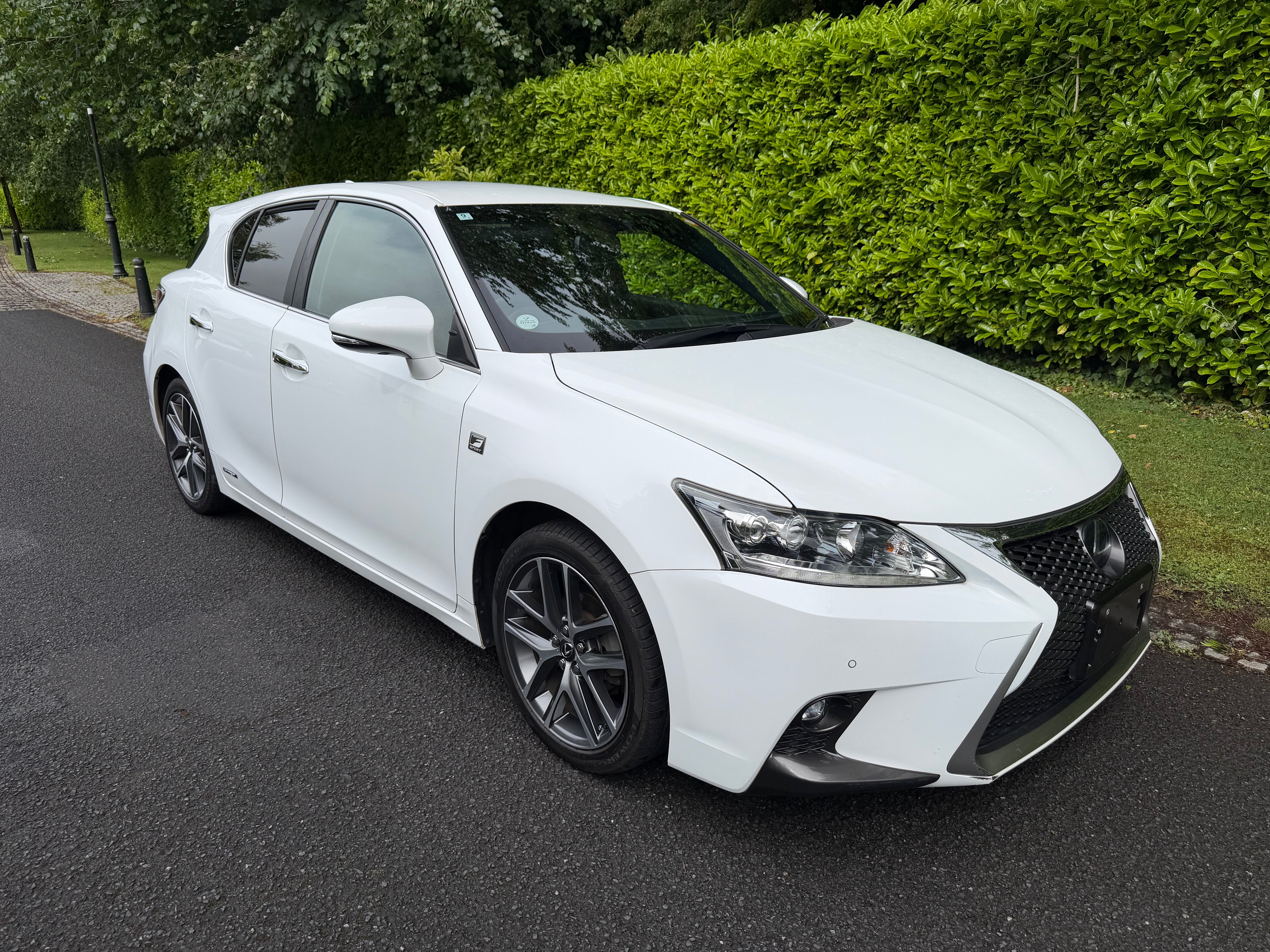 2014 Lexus CT200h F Sport – Pearl White – €14,950