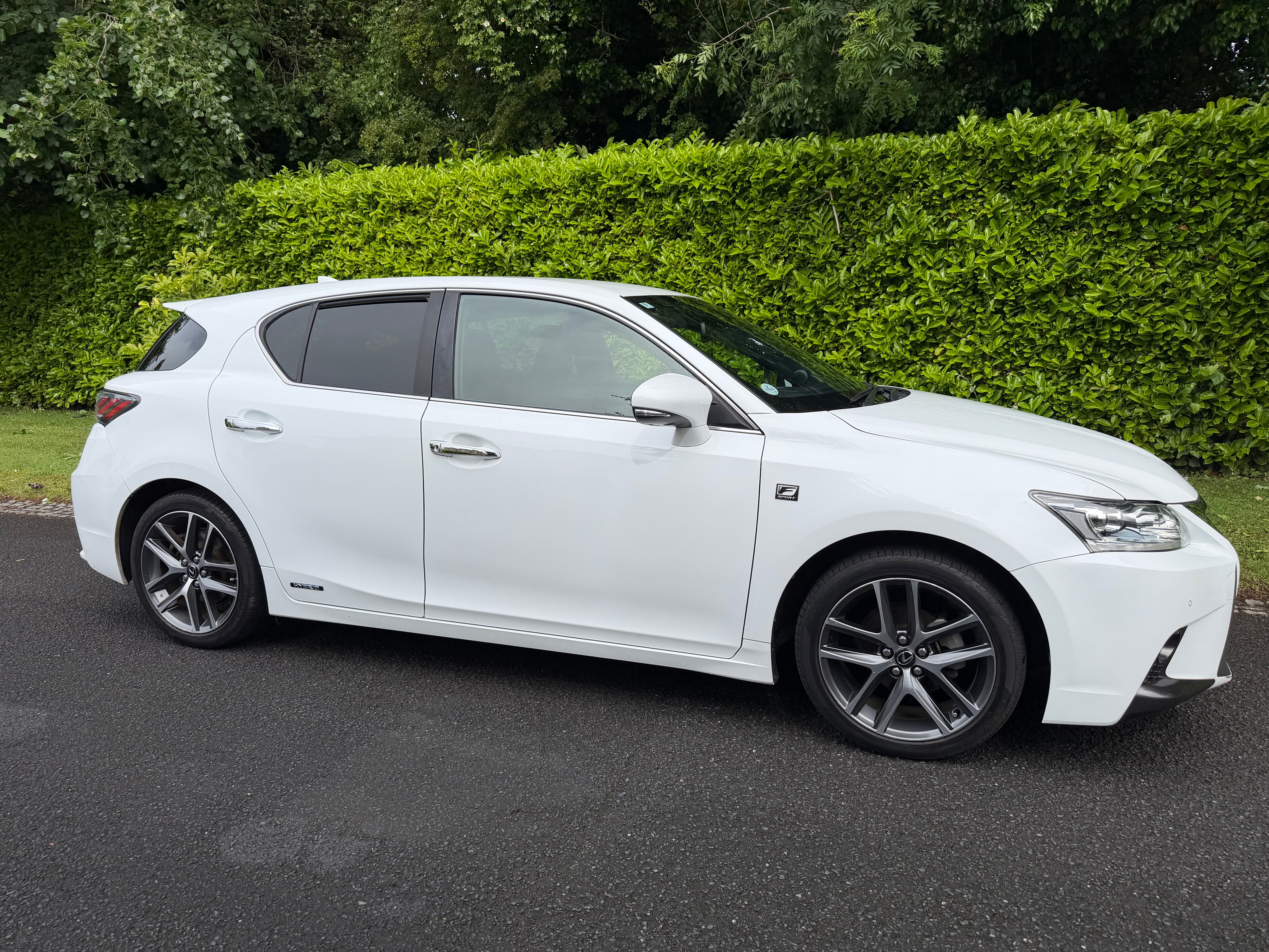 2014 Lexus CT200h F Sport – Pearl White – €14,950
