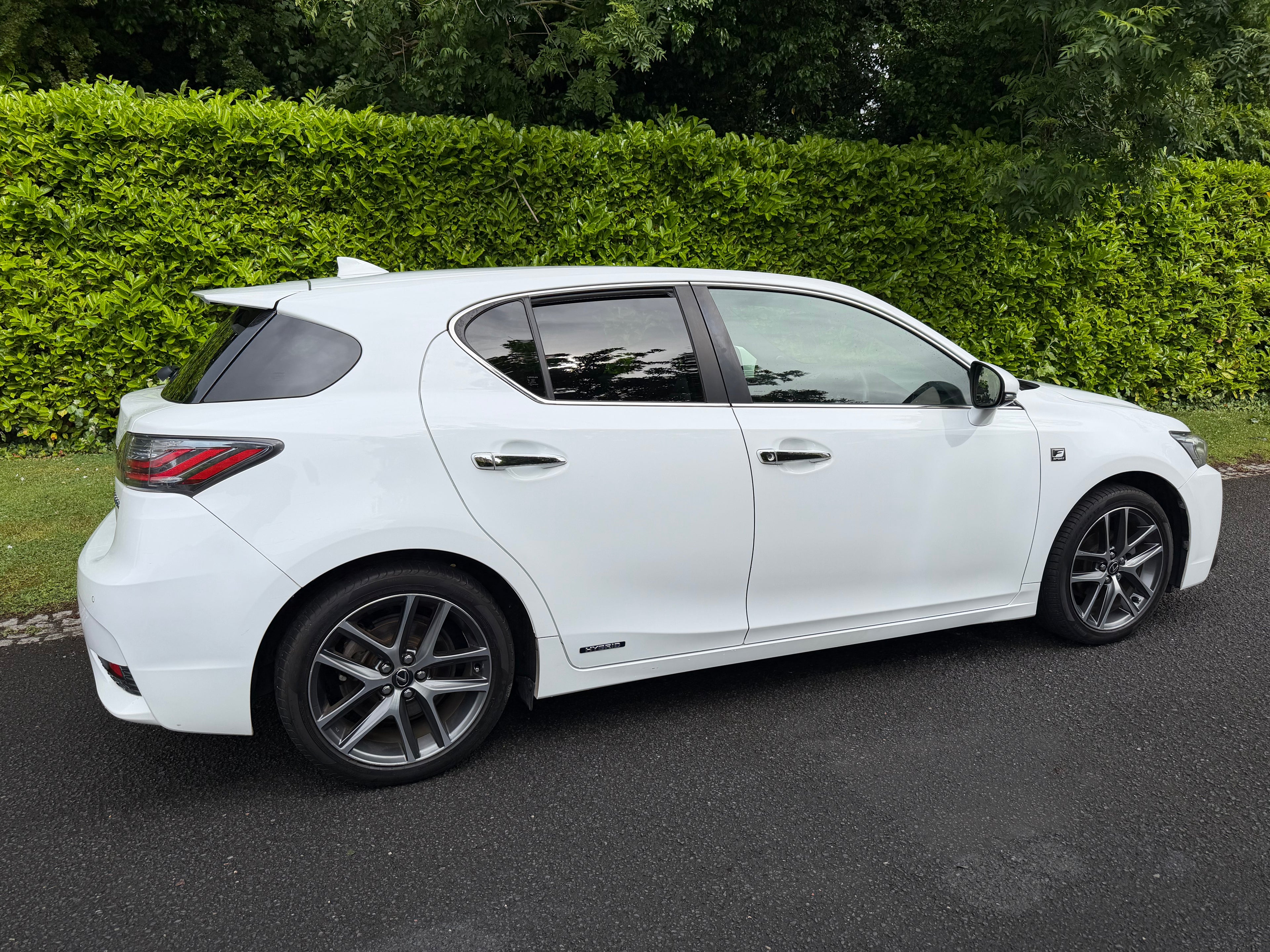 2014 Lexus CT200h F Sport – Pearl White – €14,950