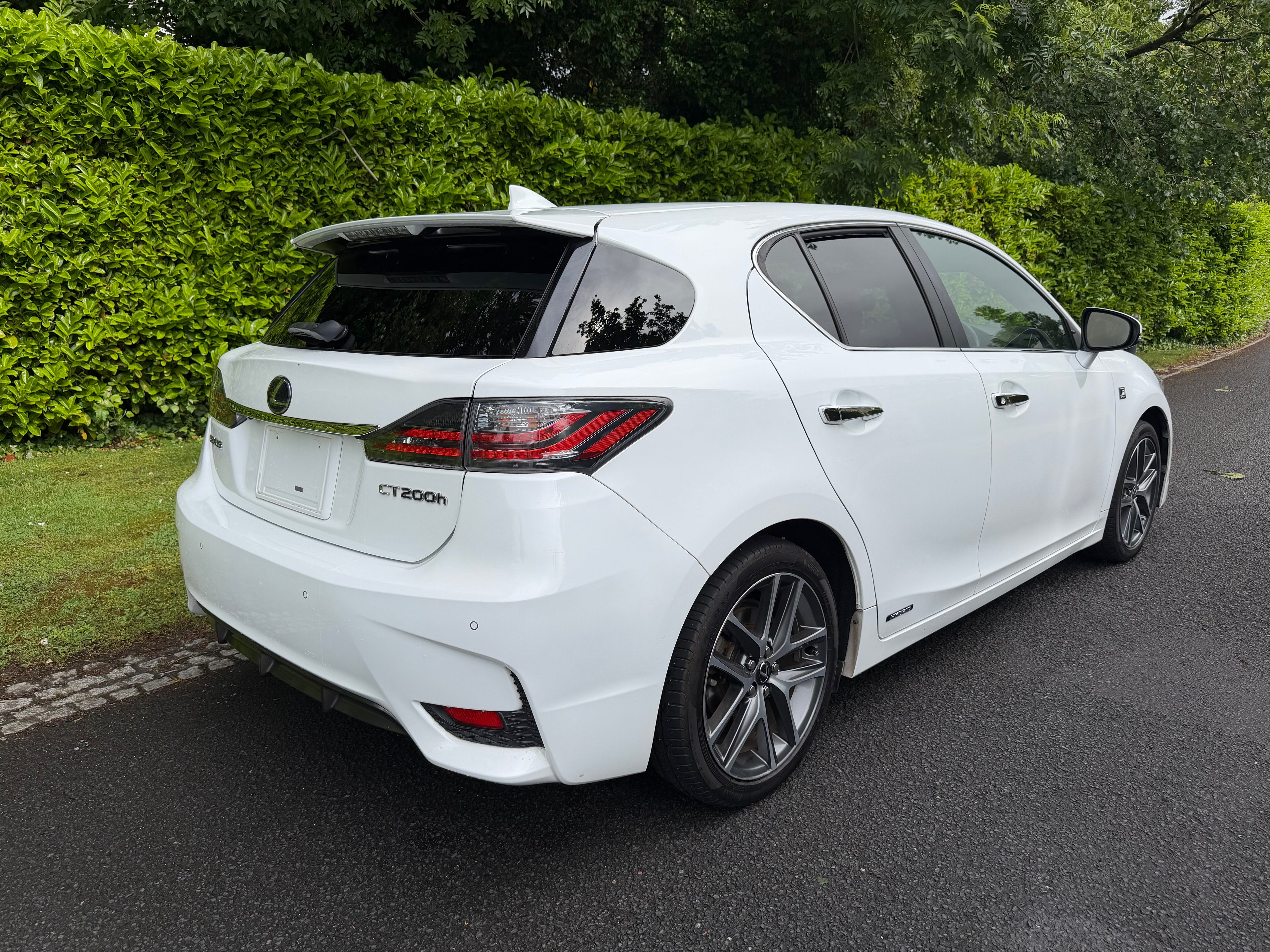2014 Lexus CT200h F Sport – Pearl White – €14,950