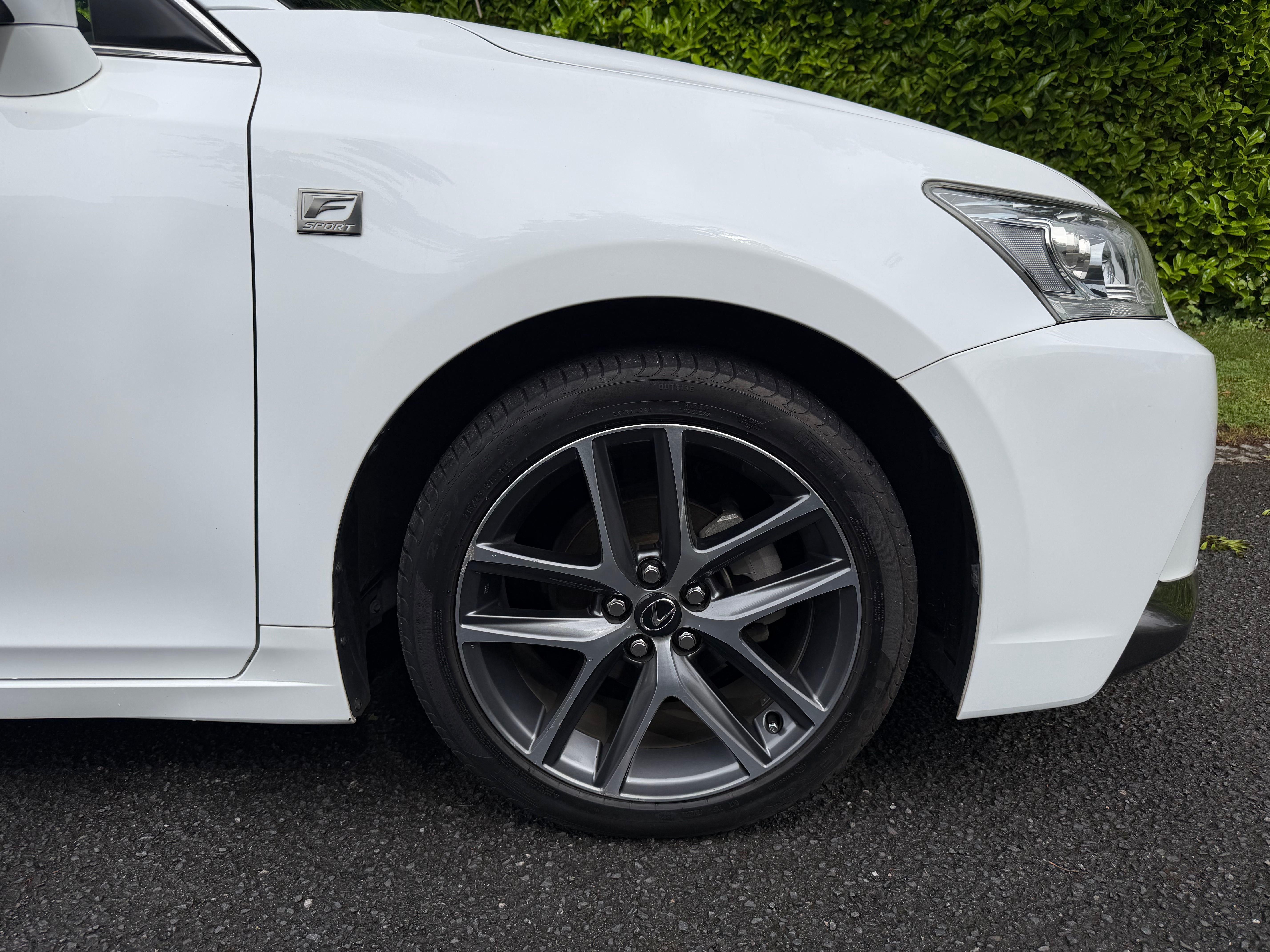 2014 Lexus CT200h F Sport – Pearl White – €14,950