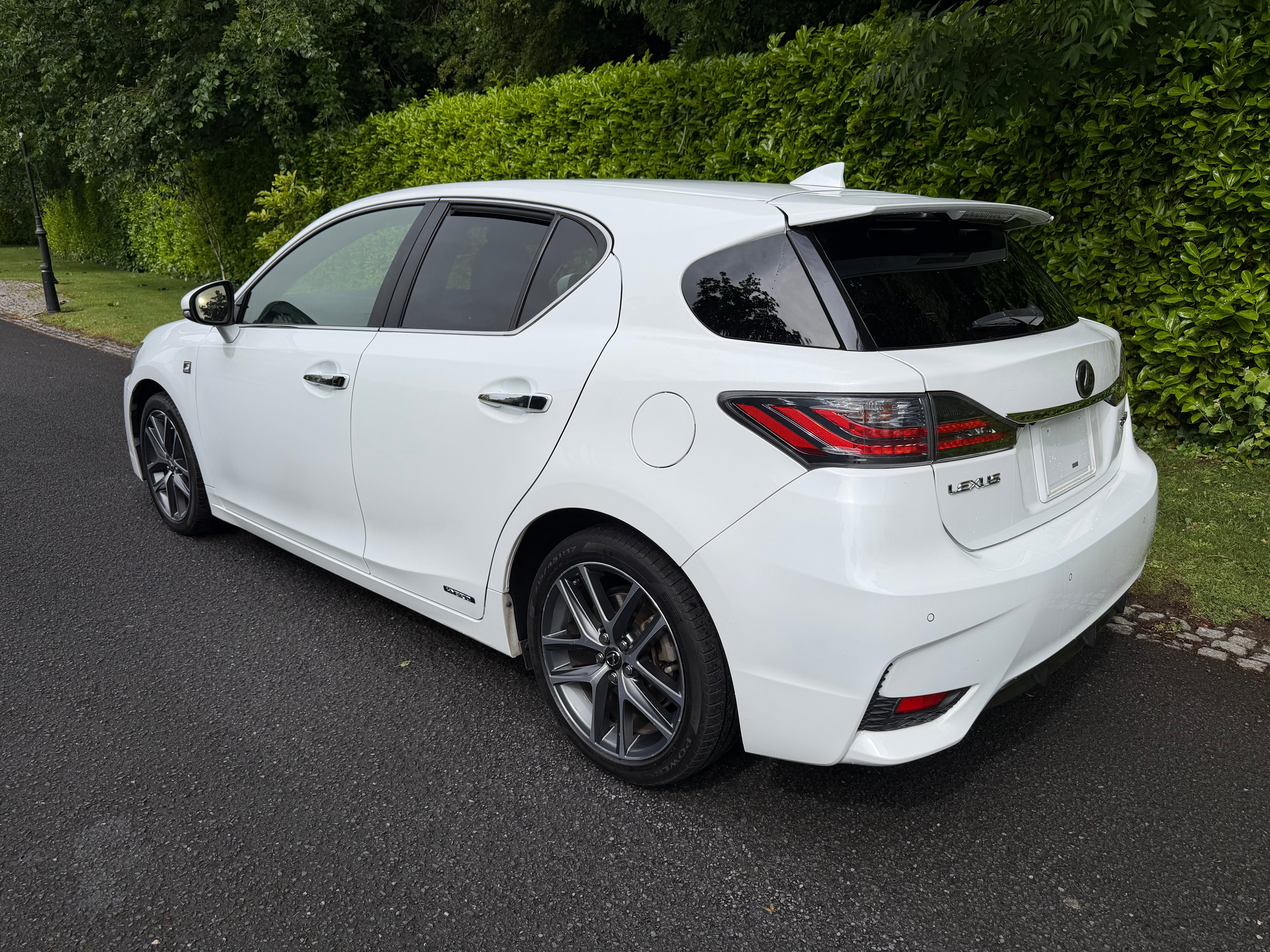 2014 Lexus CT200h F Sport – Pearl White – €14,950