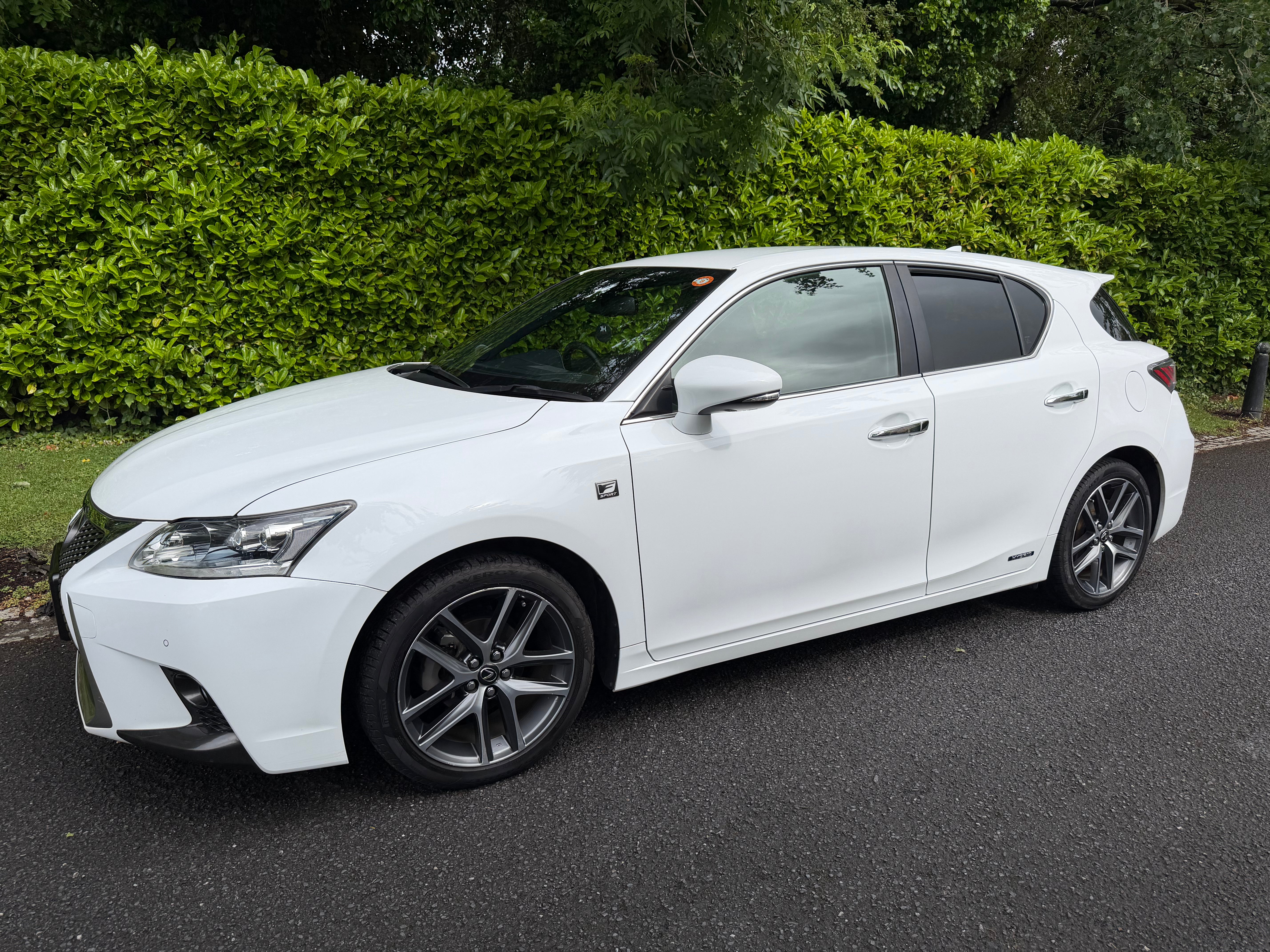 2014 Lexus CT200h F Sport – Pearl White – €14,950