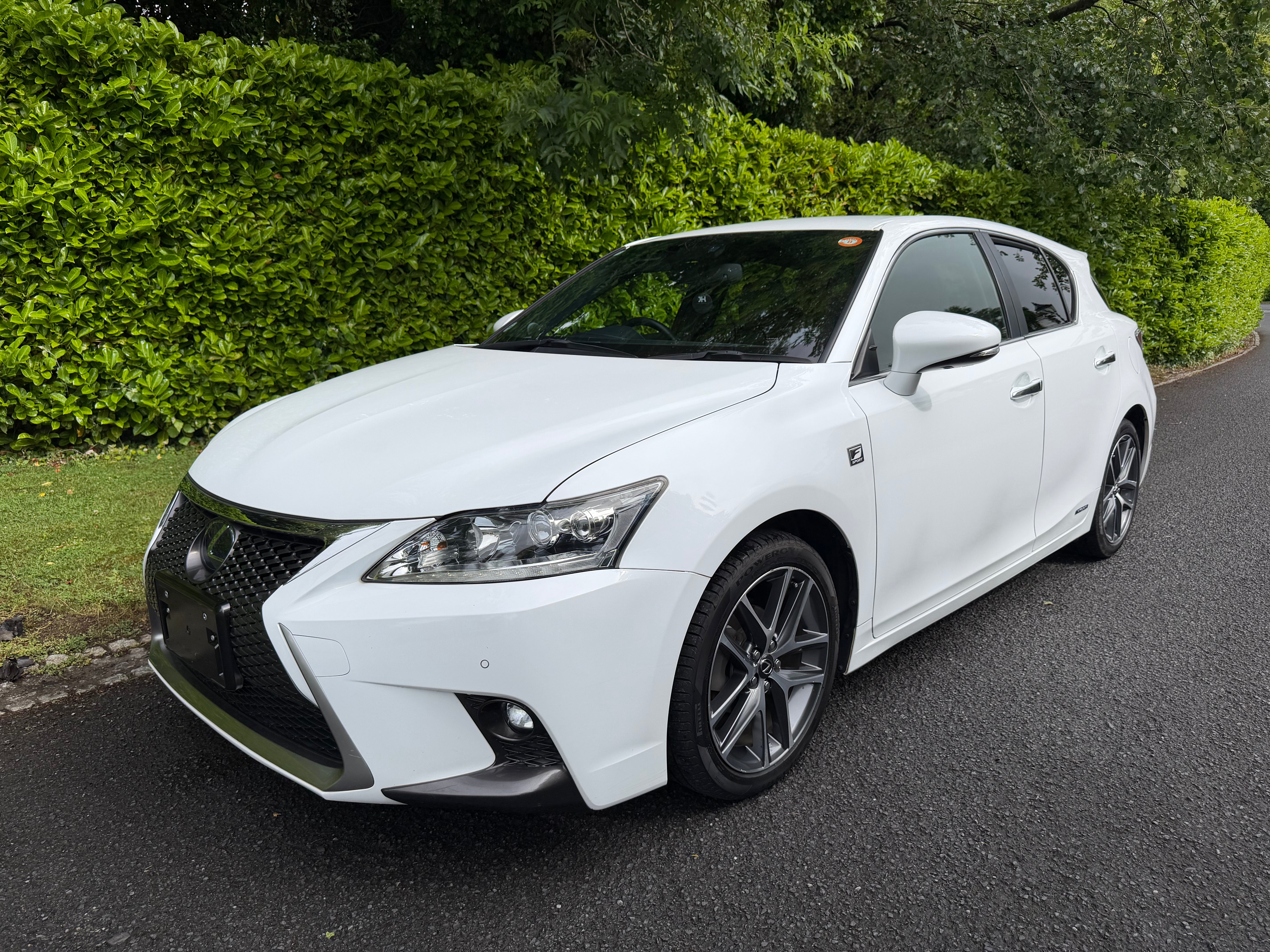 2014 Lexus CT200h F Sport – Pearl White – €14,950