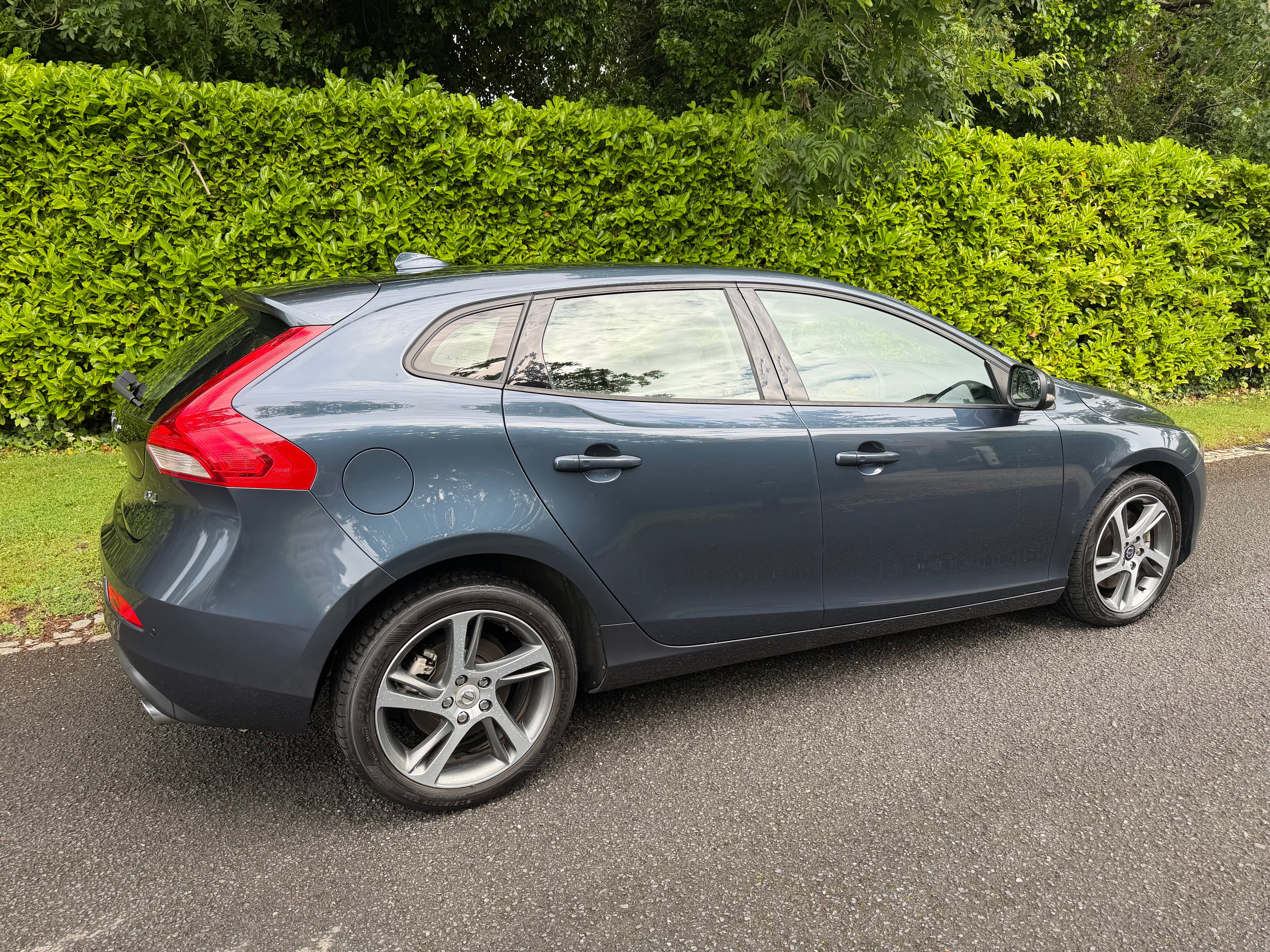 2018 Volvo V40 D4 Momentum 97,000kms – €13,950