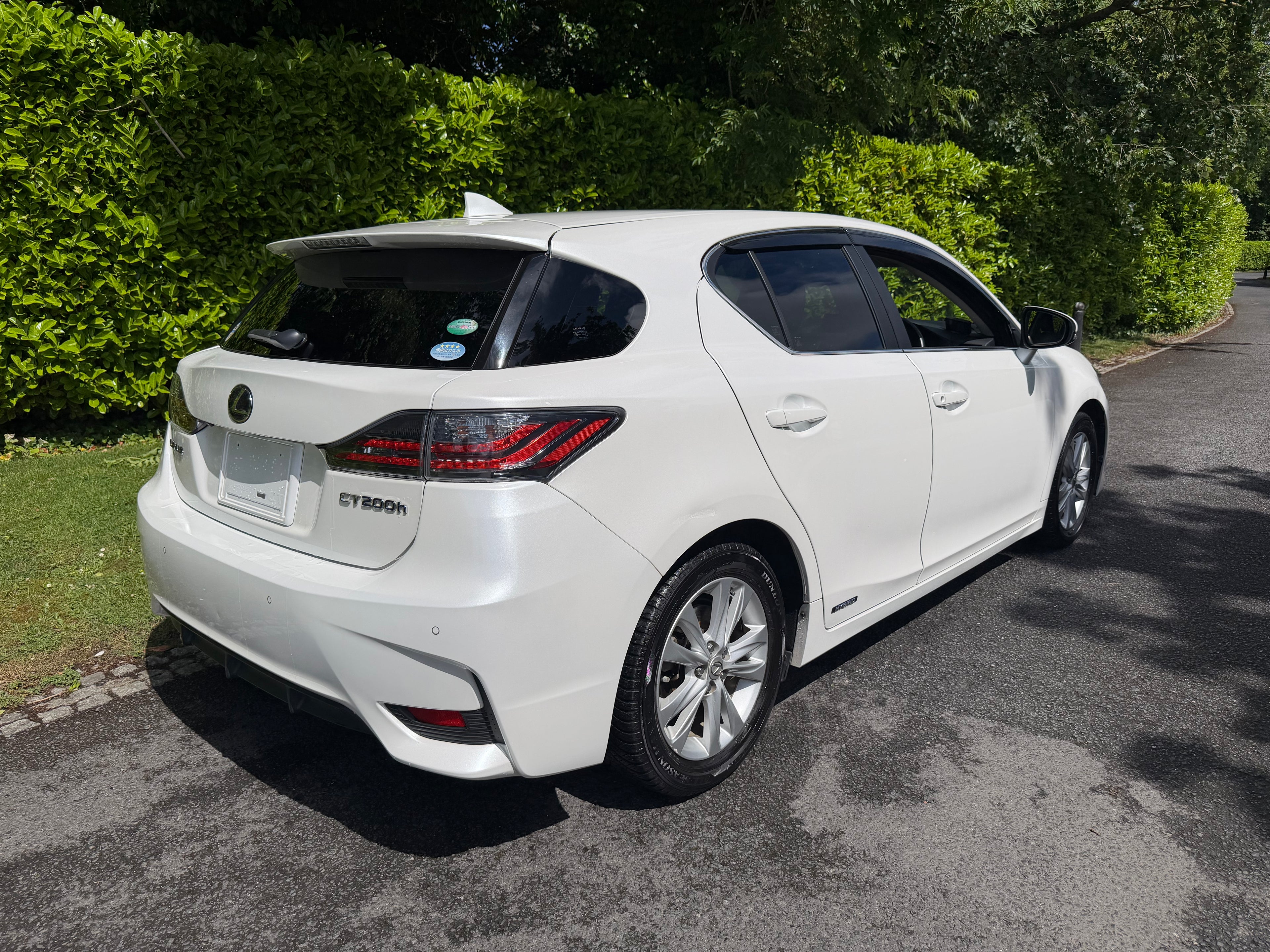 2015 Lexus CT200h Version C – Pearl White – €13,950