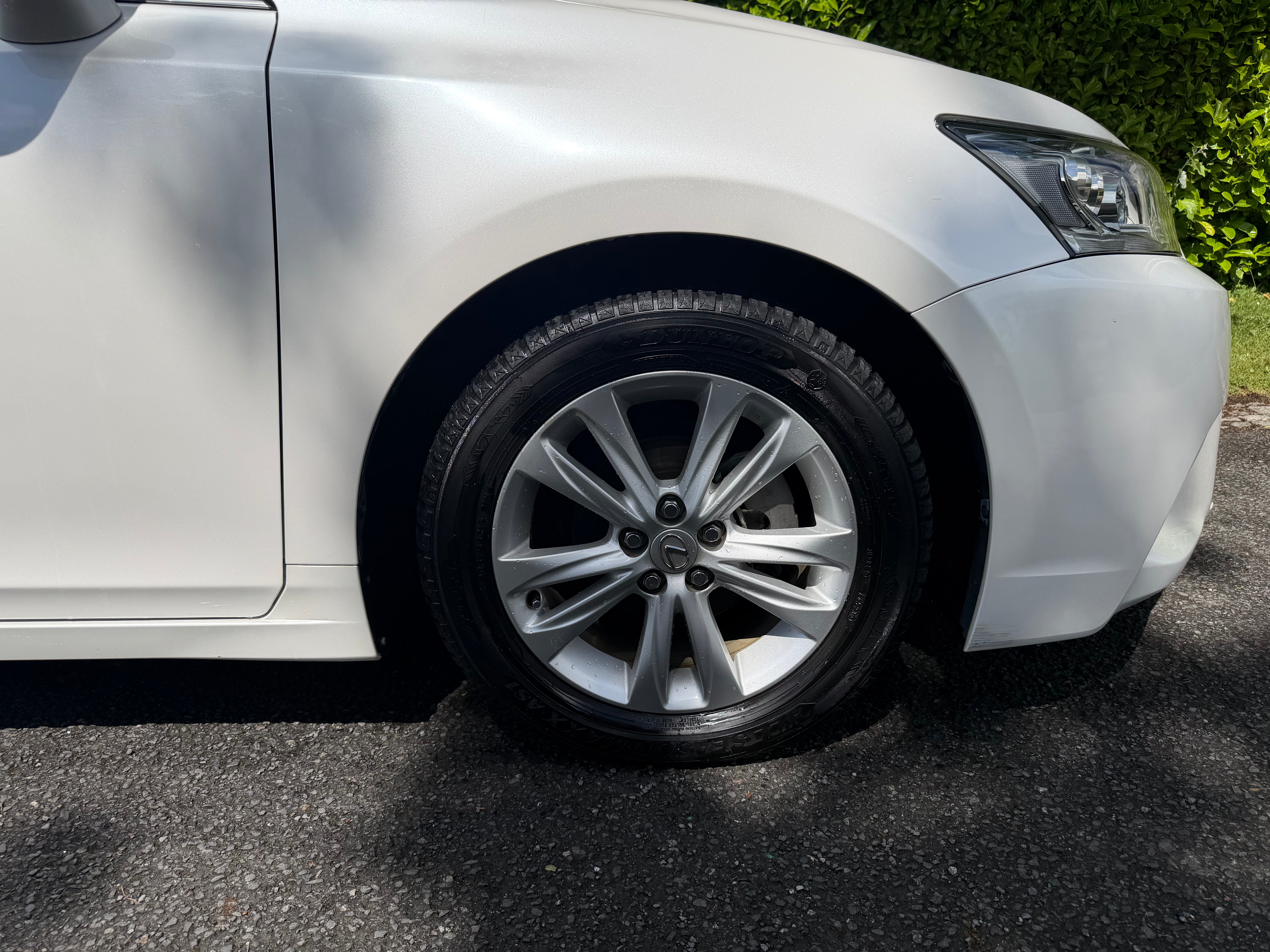 2015 Lexus CT200h Version C – Pearl White – €13,950