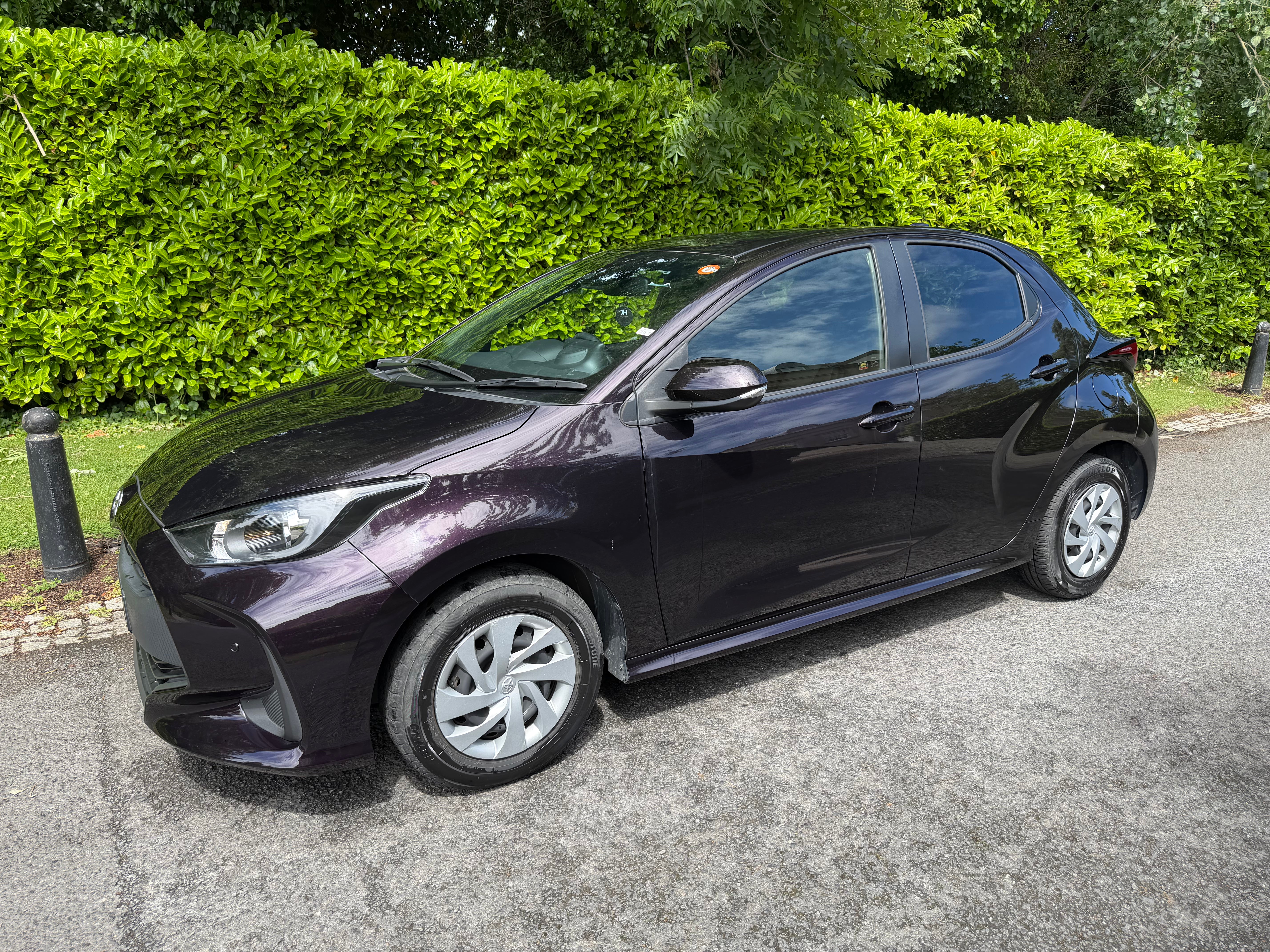 2021 Toyota Yaris Hybrid –  Purple €13,450