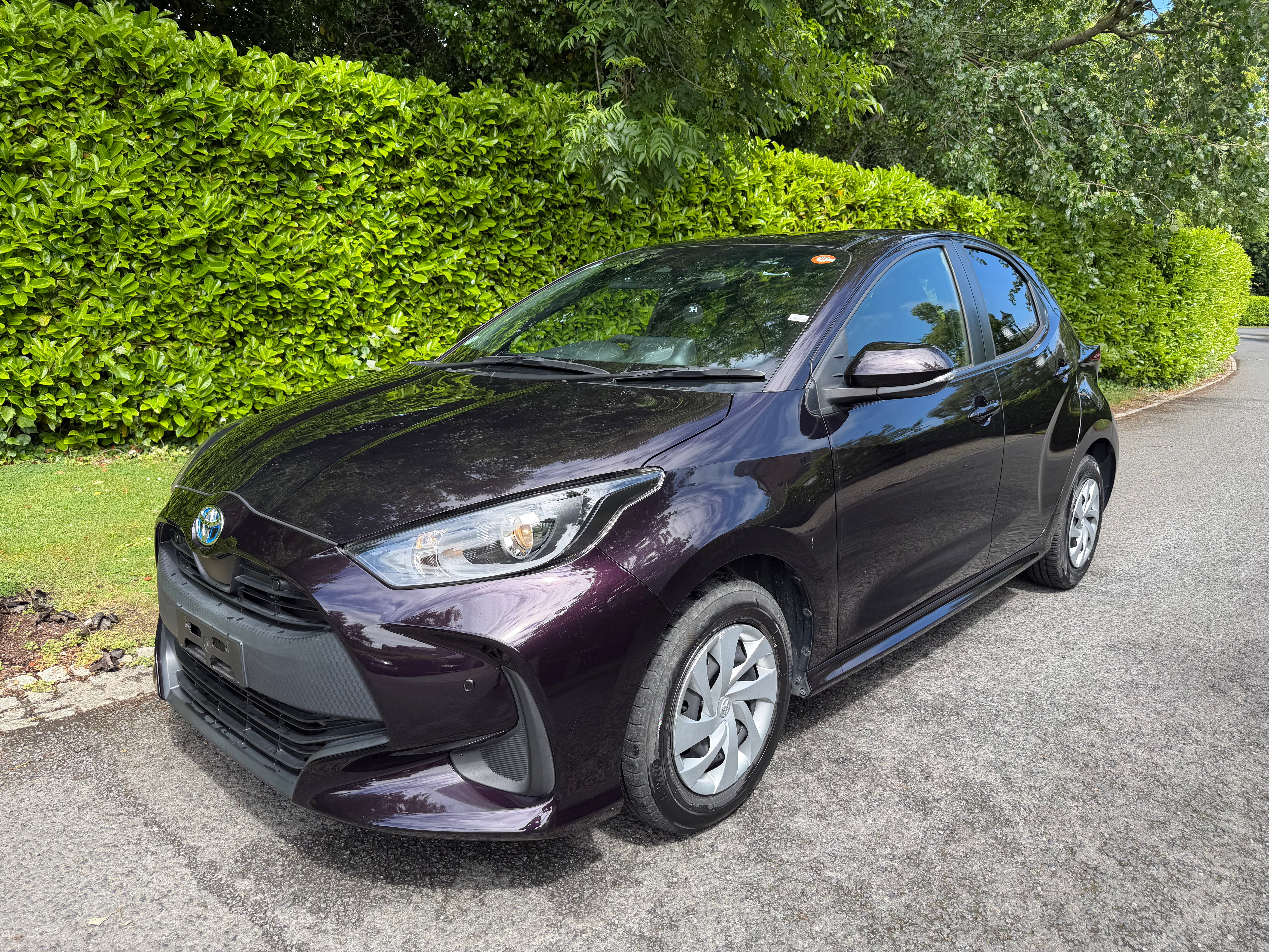 2021 Toyota Yaris Hybrid –  Purple €13,450