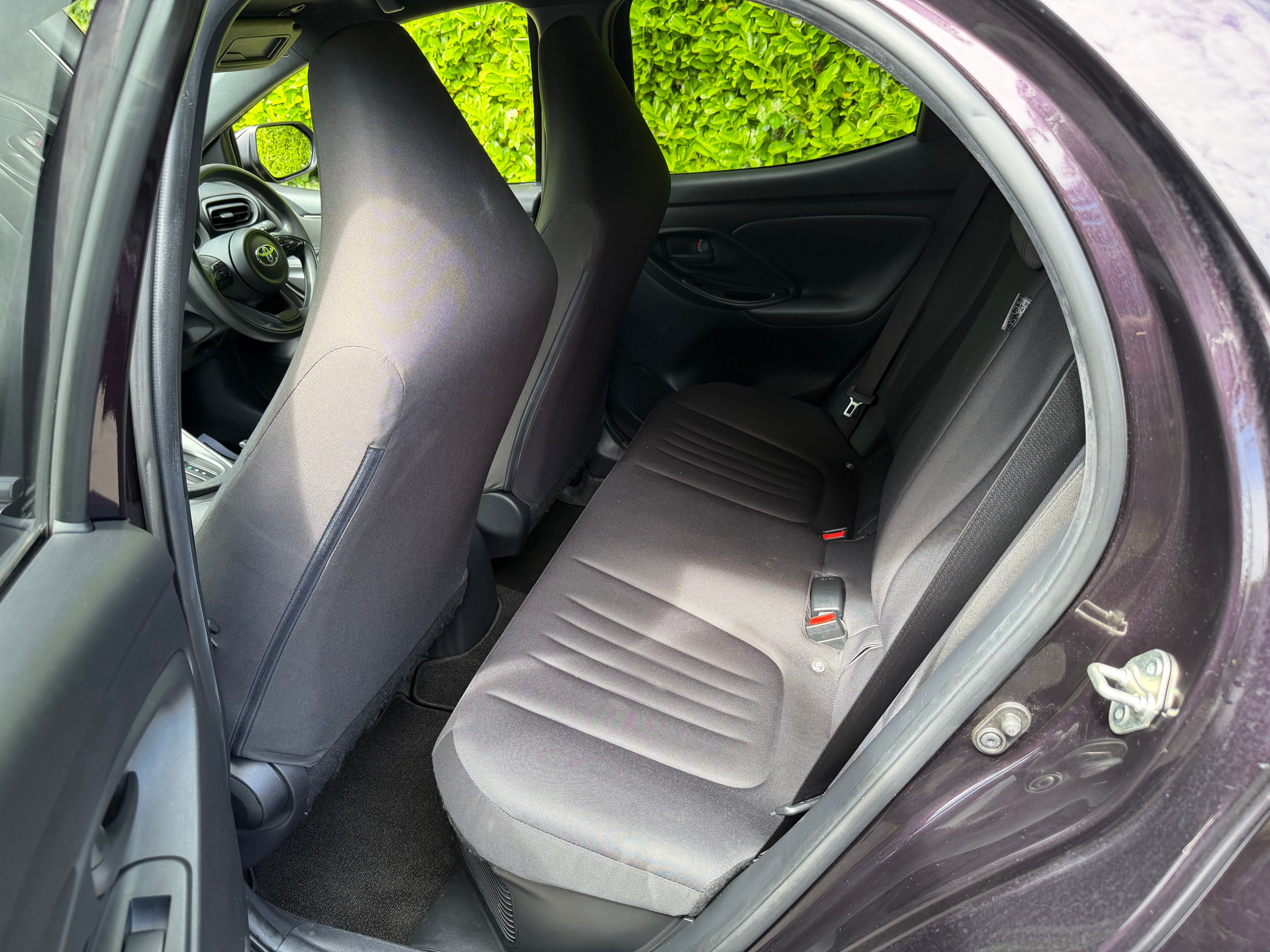 2021 Toyota Yaris Hybrid –  Purple €13,450