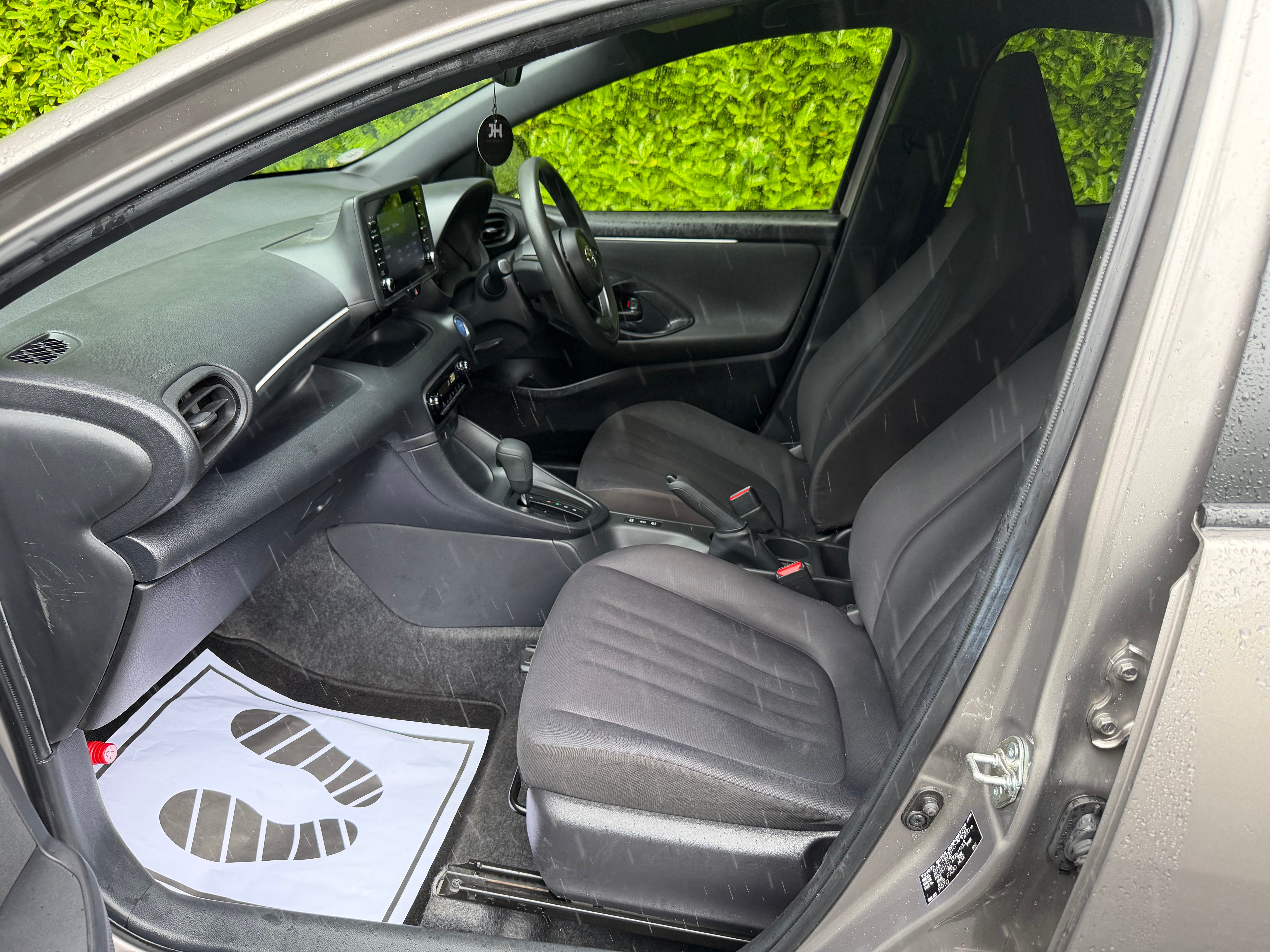 2021 Toyota Yaris Hybrid - Immaculate Condition - €11,750