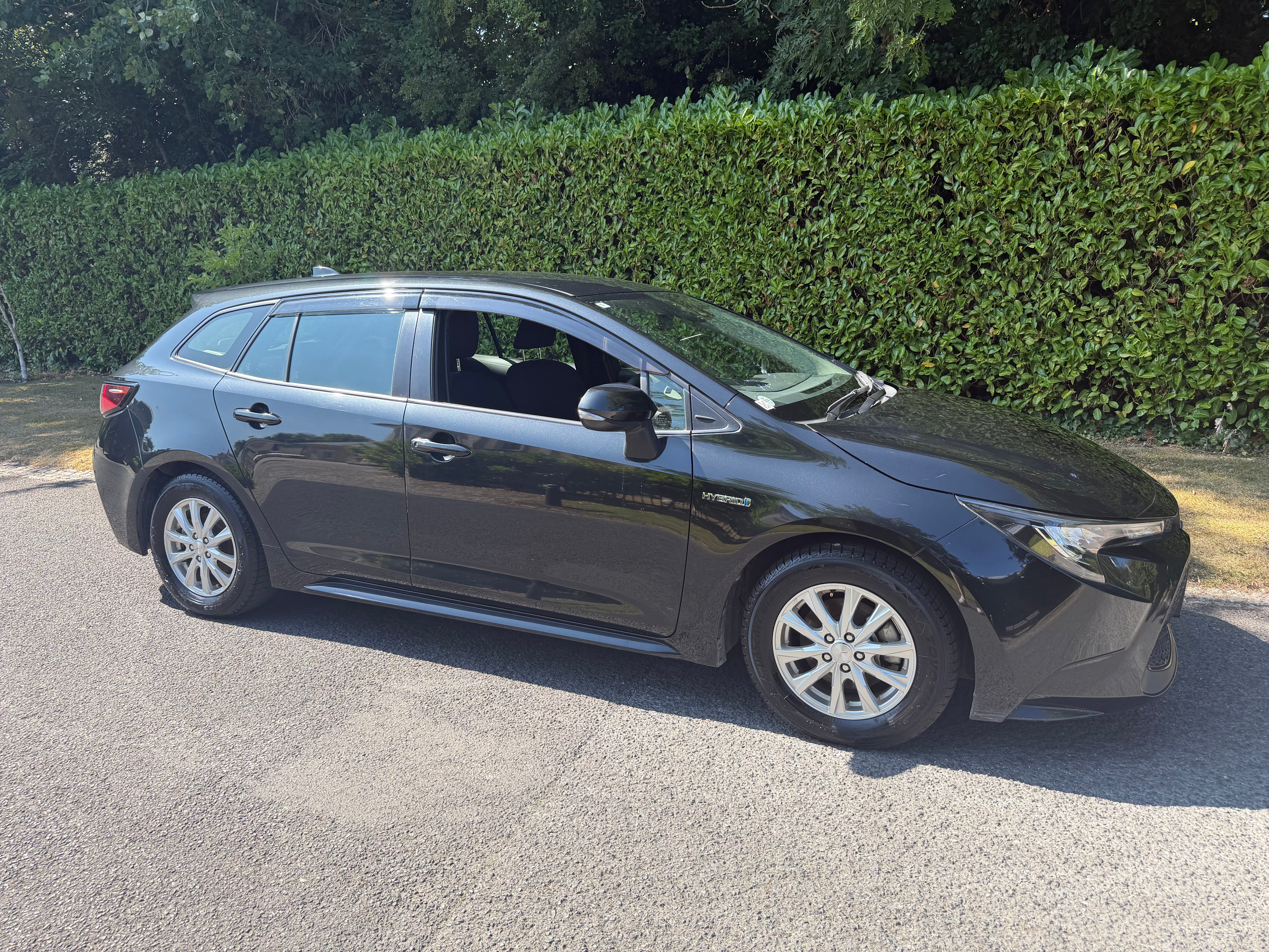 2020 Toyota Corolla Hybrid GX Estate – Black – Automatic – €14,950
