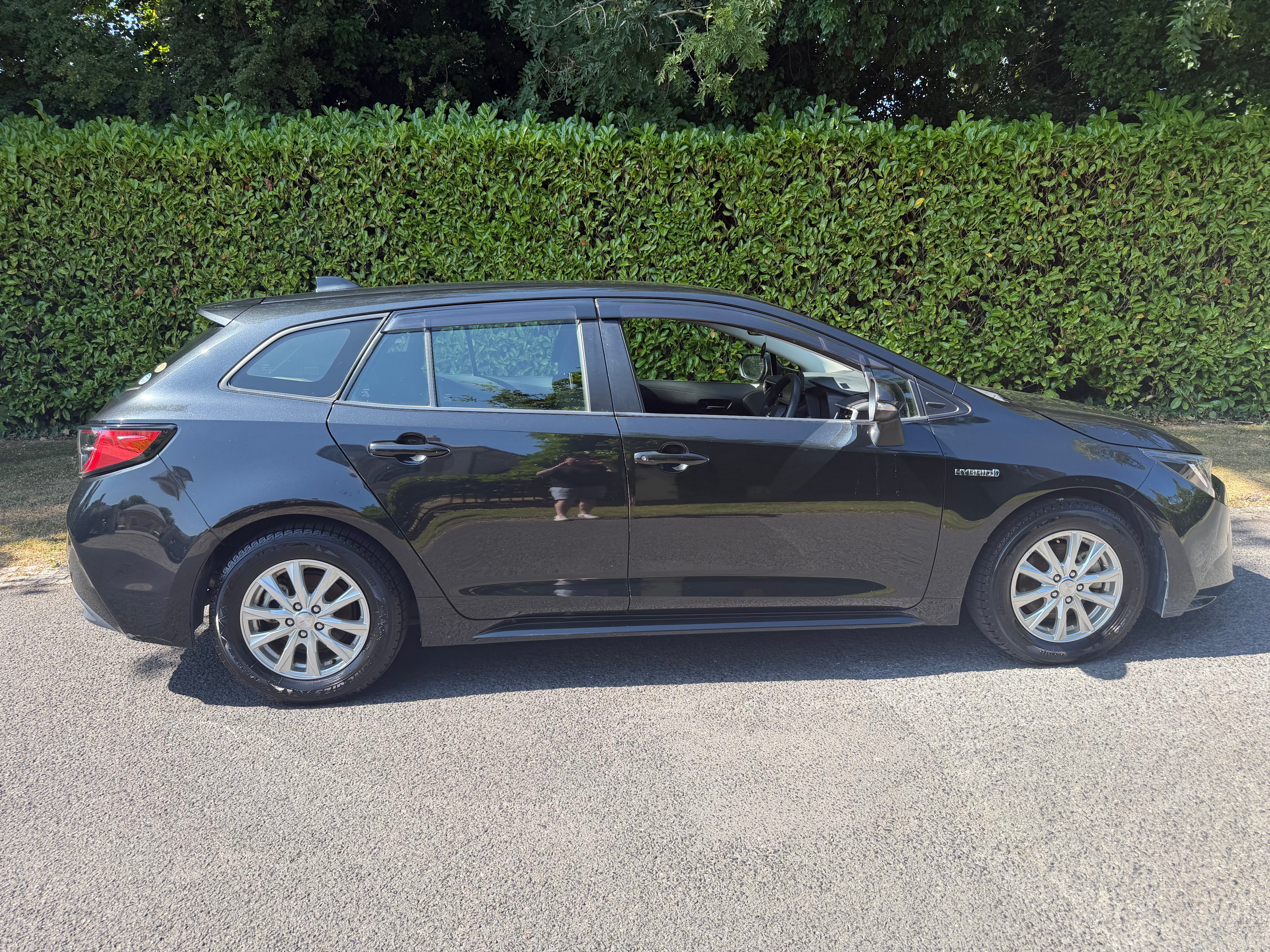2020 Toyota Corolla Hybrid GX Estate – Black – Automatic – €14,950