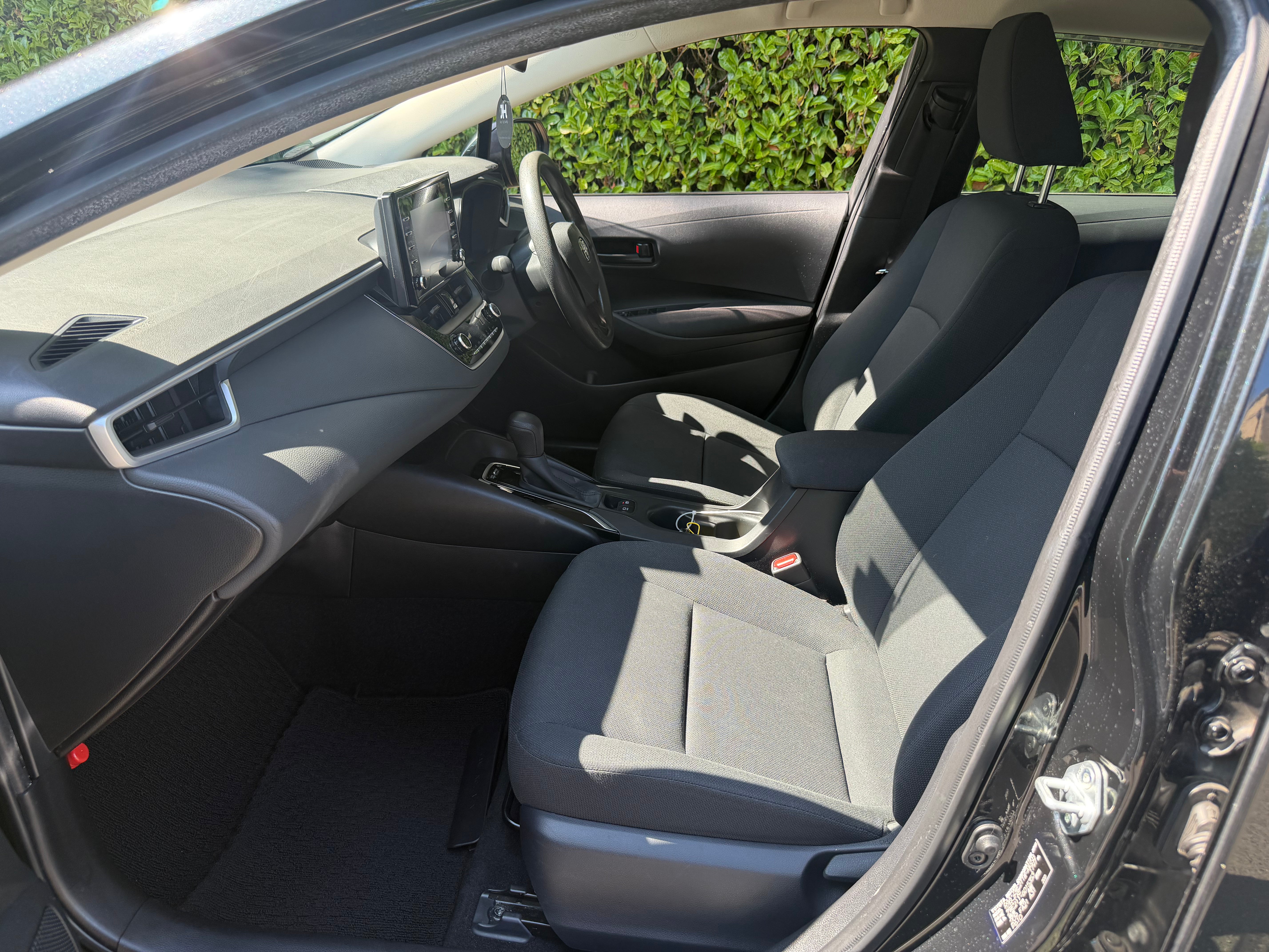 2020 Toyota Corolla Hybrid GX Estate – Black – Automatic – €14,950
