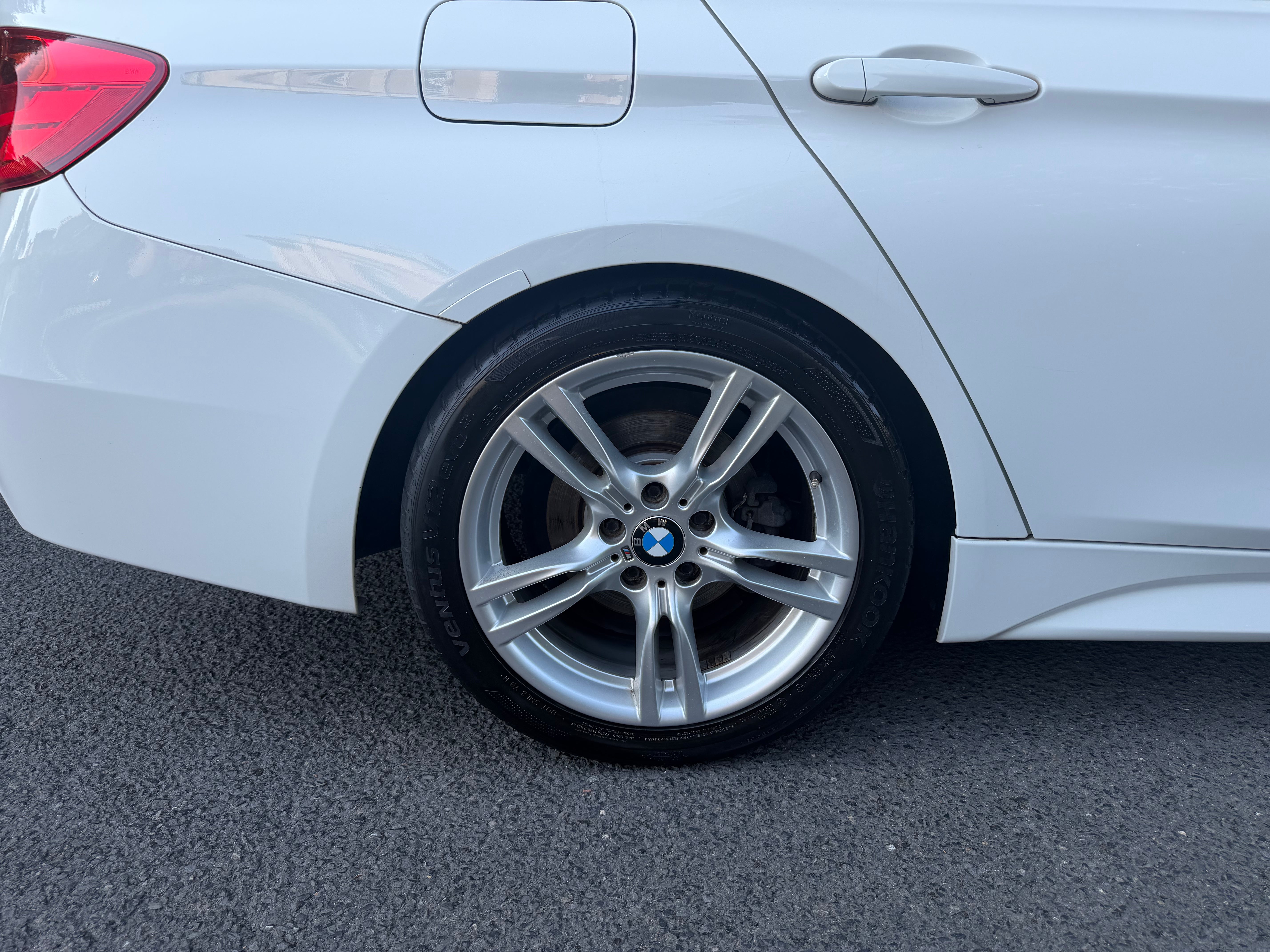 2013 BMW 320d M Sport BluePerformance Touring – €12,950