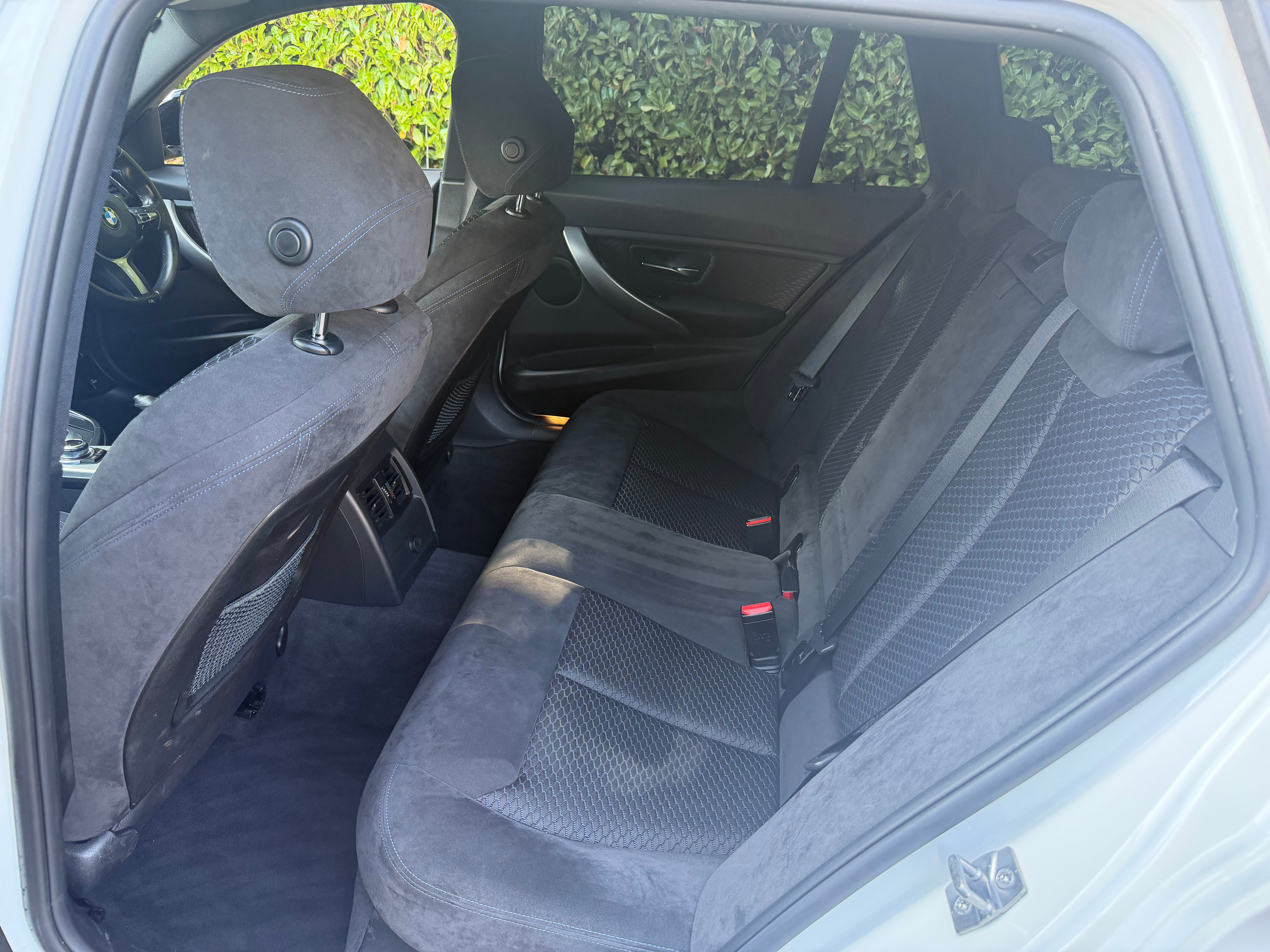 2013 BMW 320d M Sport BluePerformance Touring – €12,950