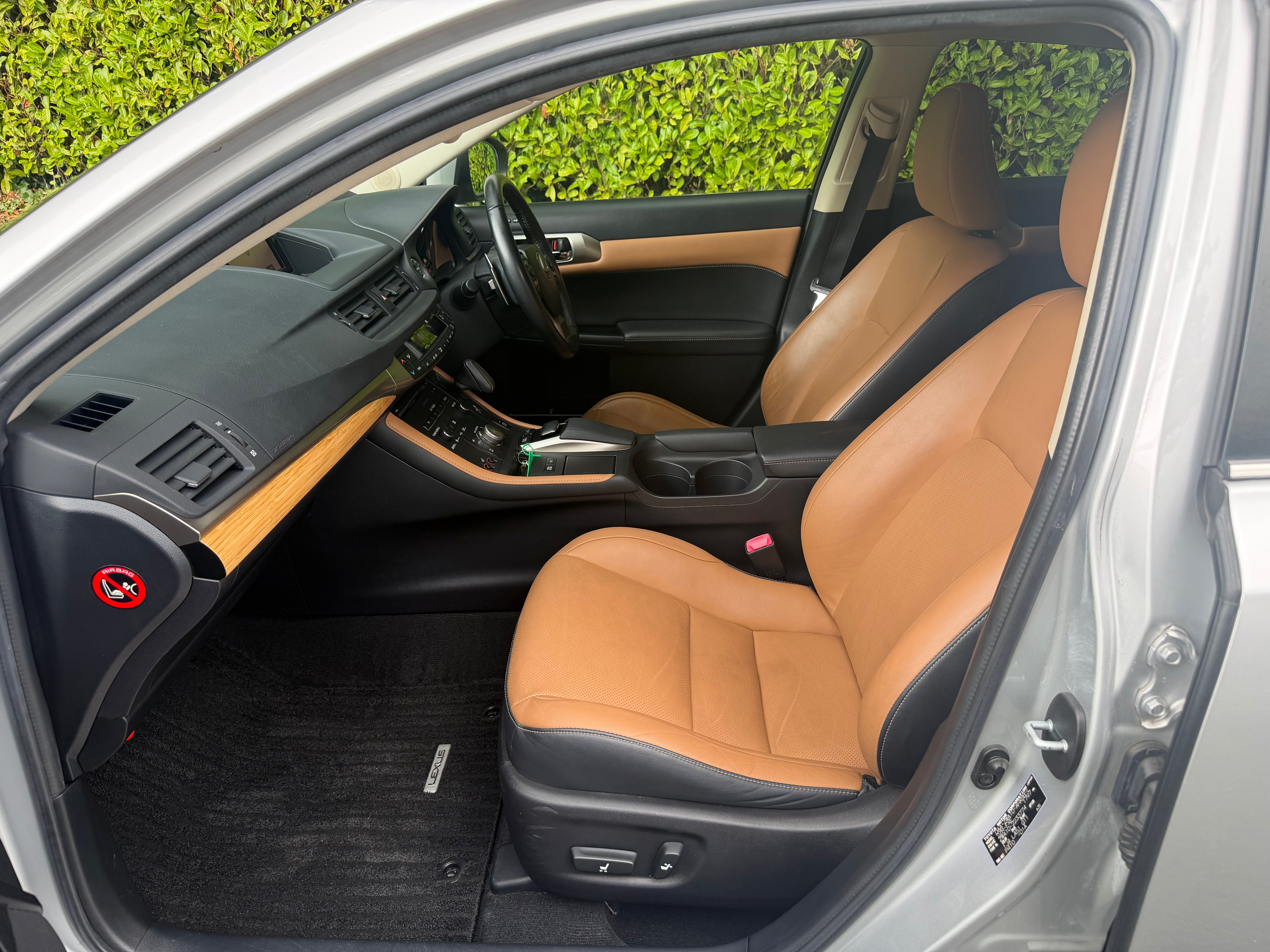 2015 Lexus CT 200h Hybrid Automatic – Only 140,000 KM – €12,950