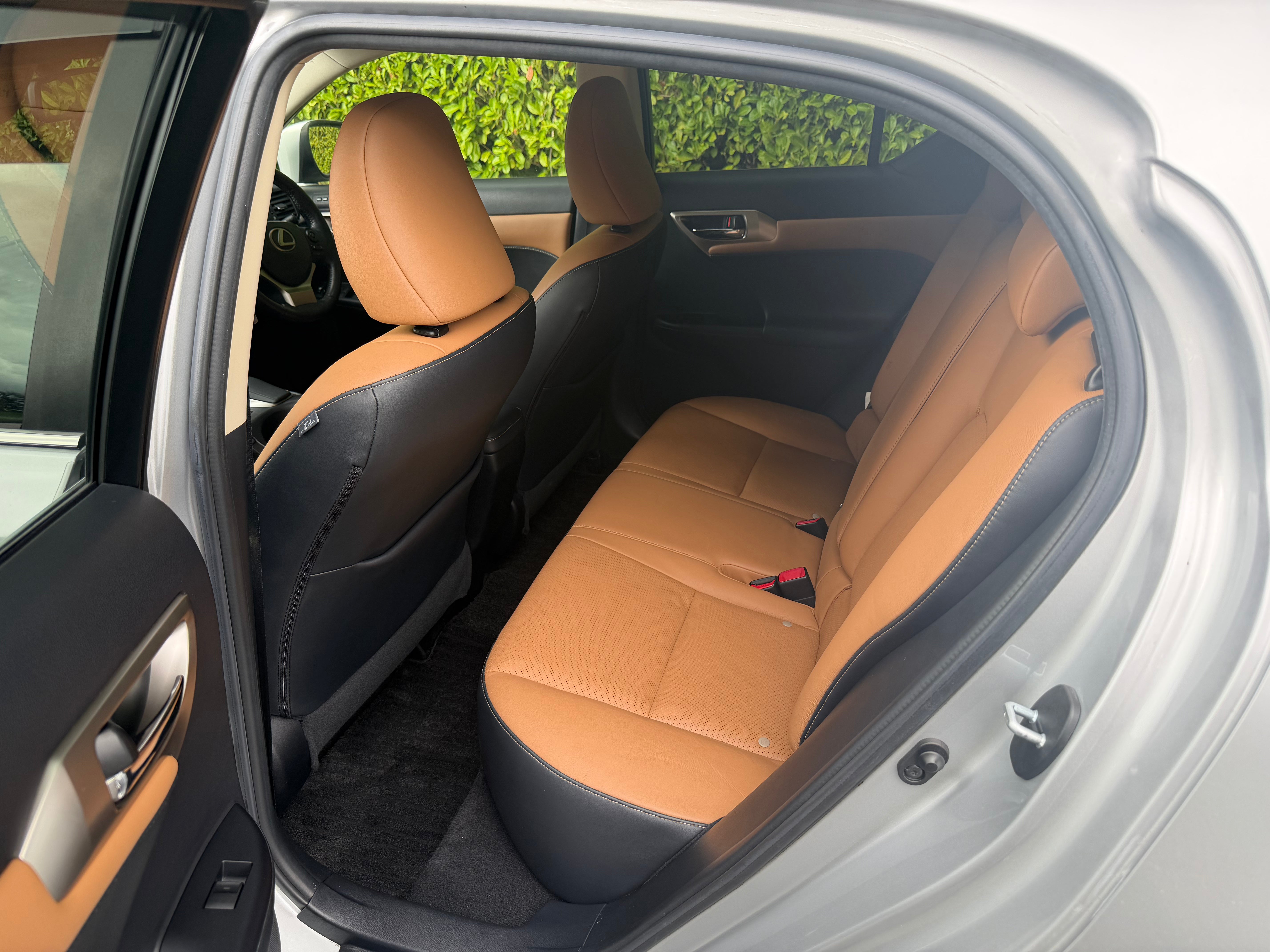 2015 Lexus CT 200h Hybrid Automatic – Only 140,000 KM – €12,950