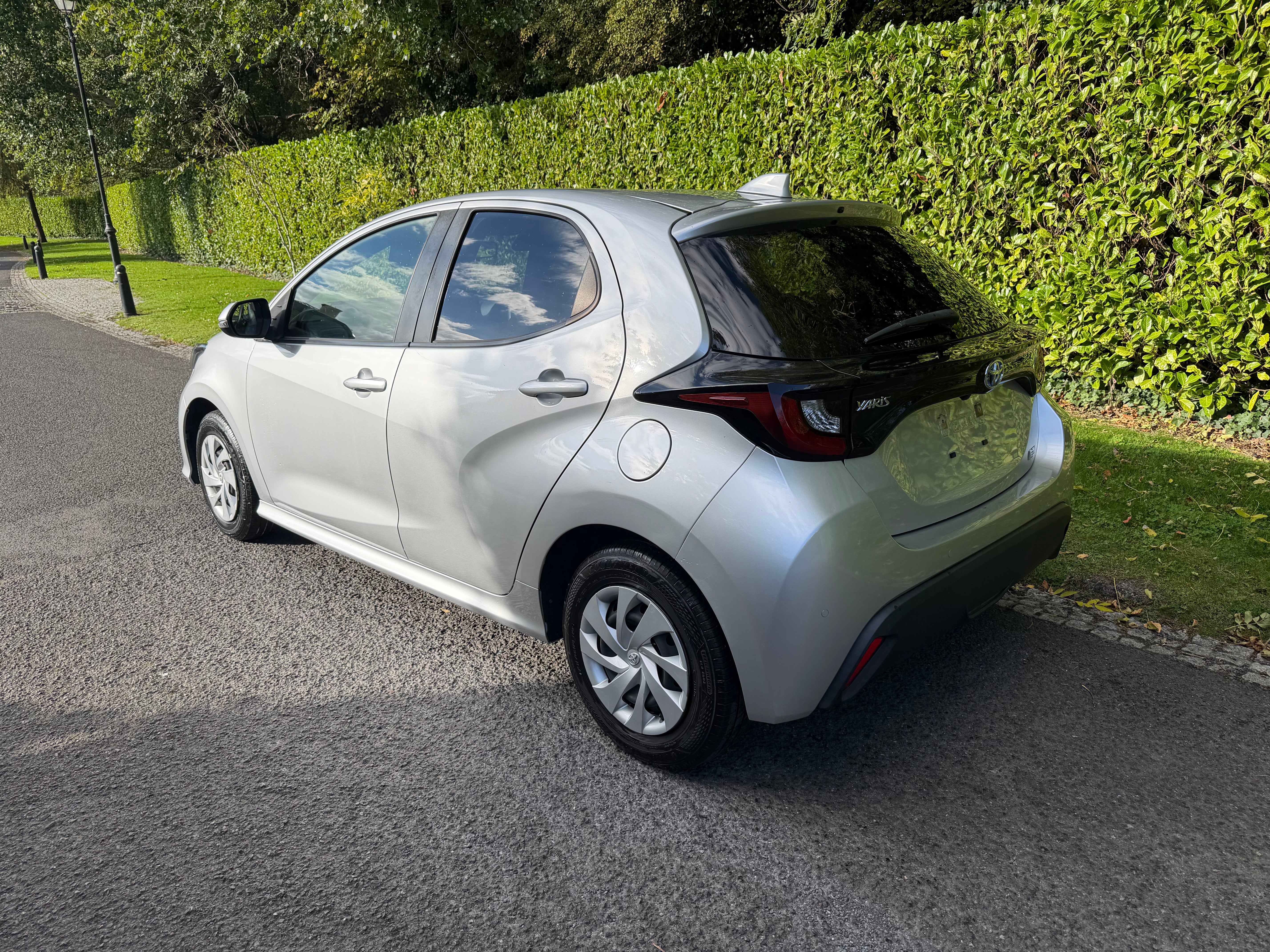 2021 Toyota Yaris 1.5 Hybrid X Automatic – Silver – €11,950