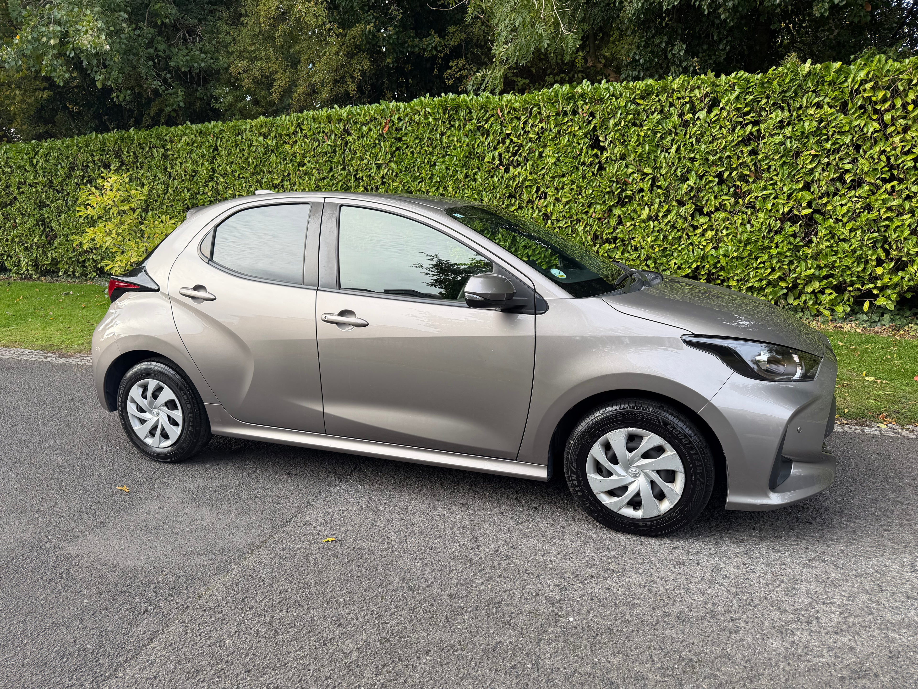 2021 Toyota Yaris 1.5 Hybrid X Automatic – Champagne – €12,450