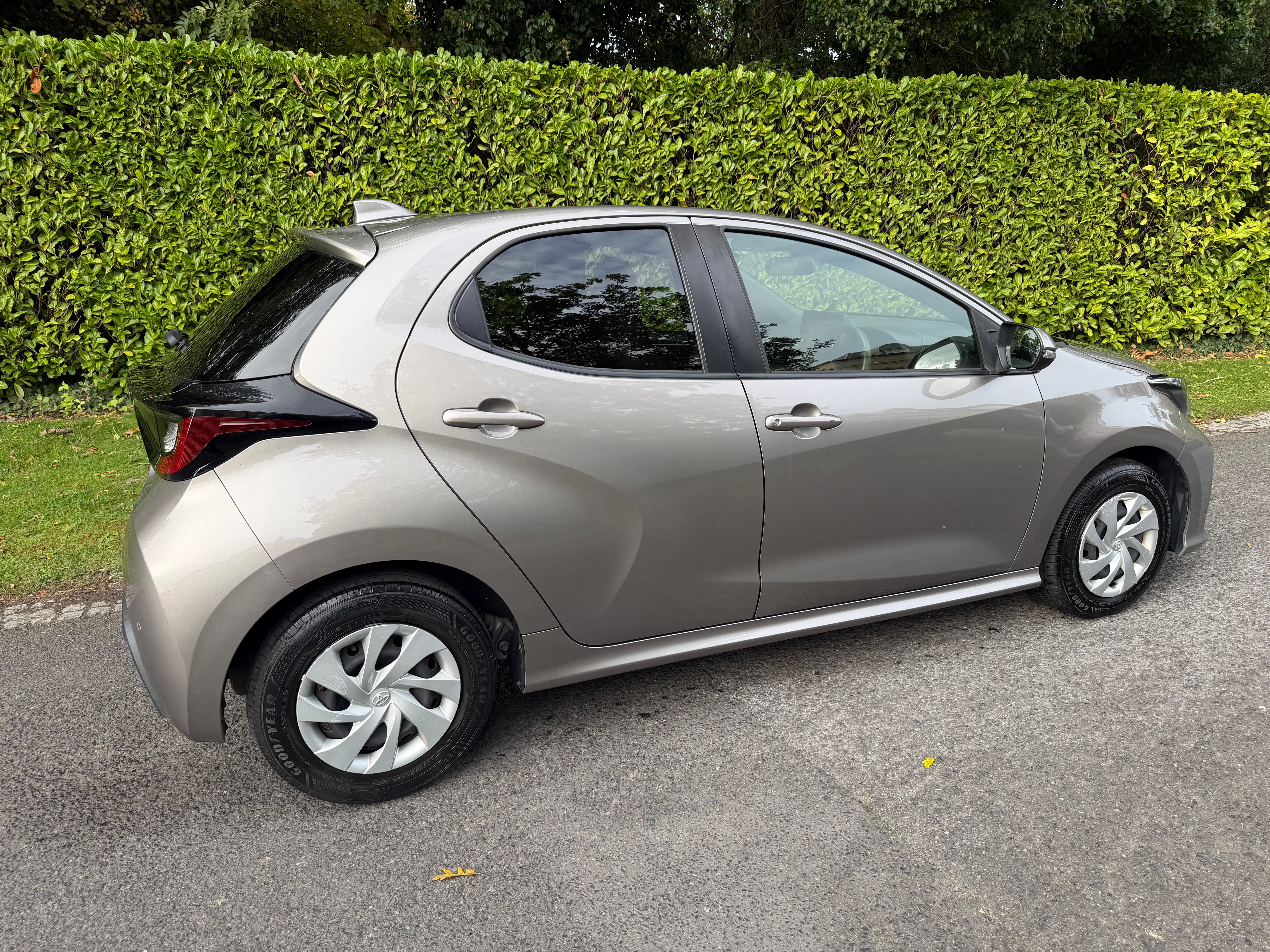 2021 Toyota Yaris 1.5 Hybrid X Automatic – Champagne – €12,450