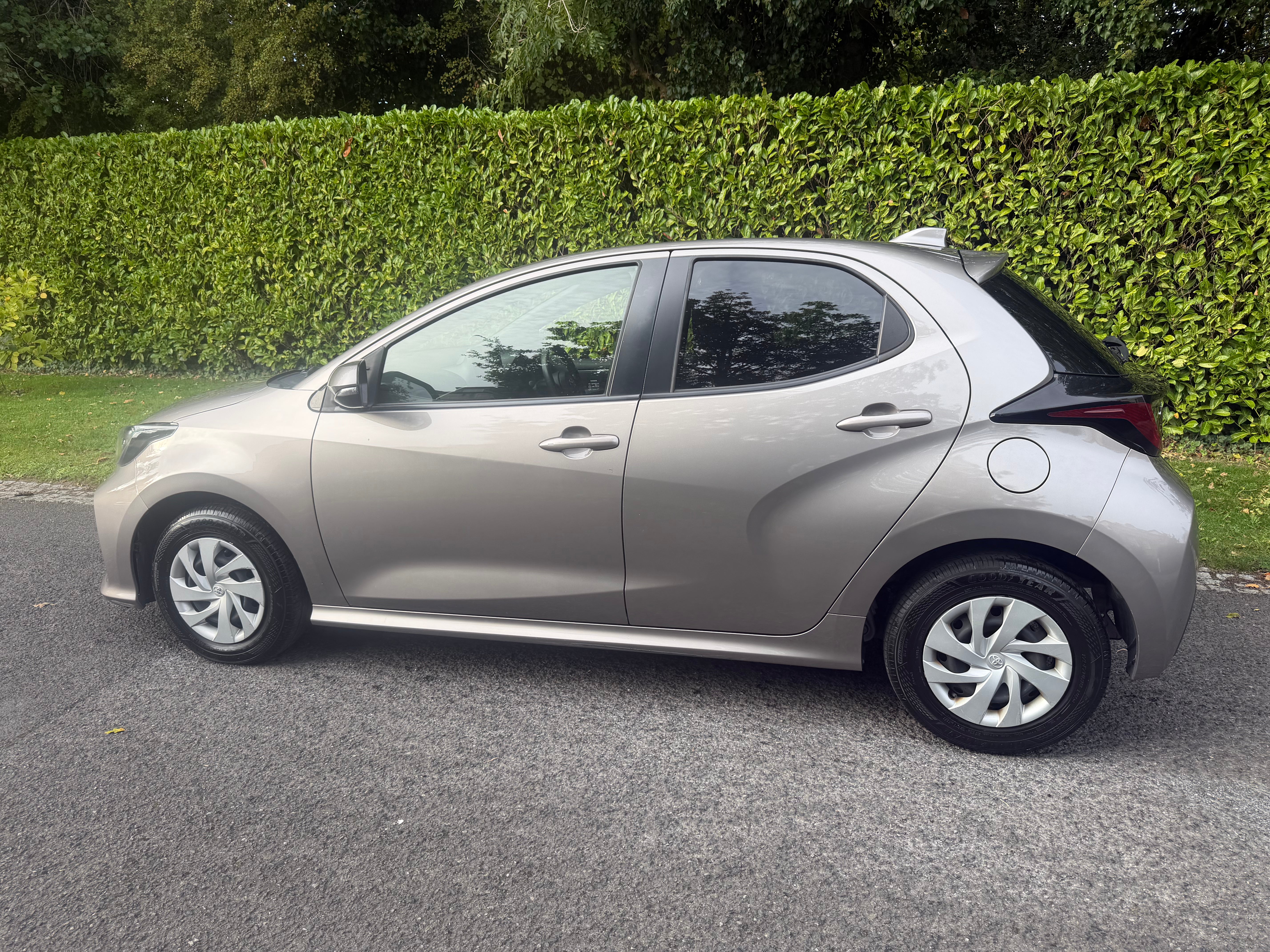 2021 Toyota Yaris 1.5 Hybrid X Automatic – Champagne – €12,450