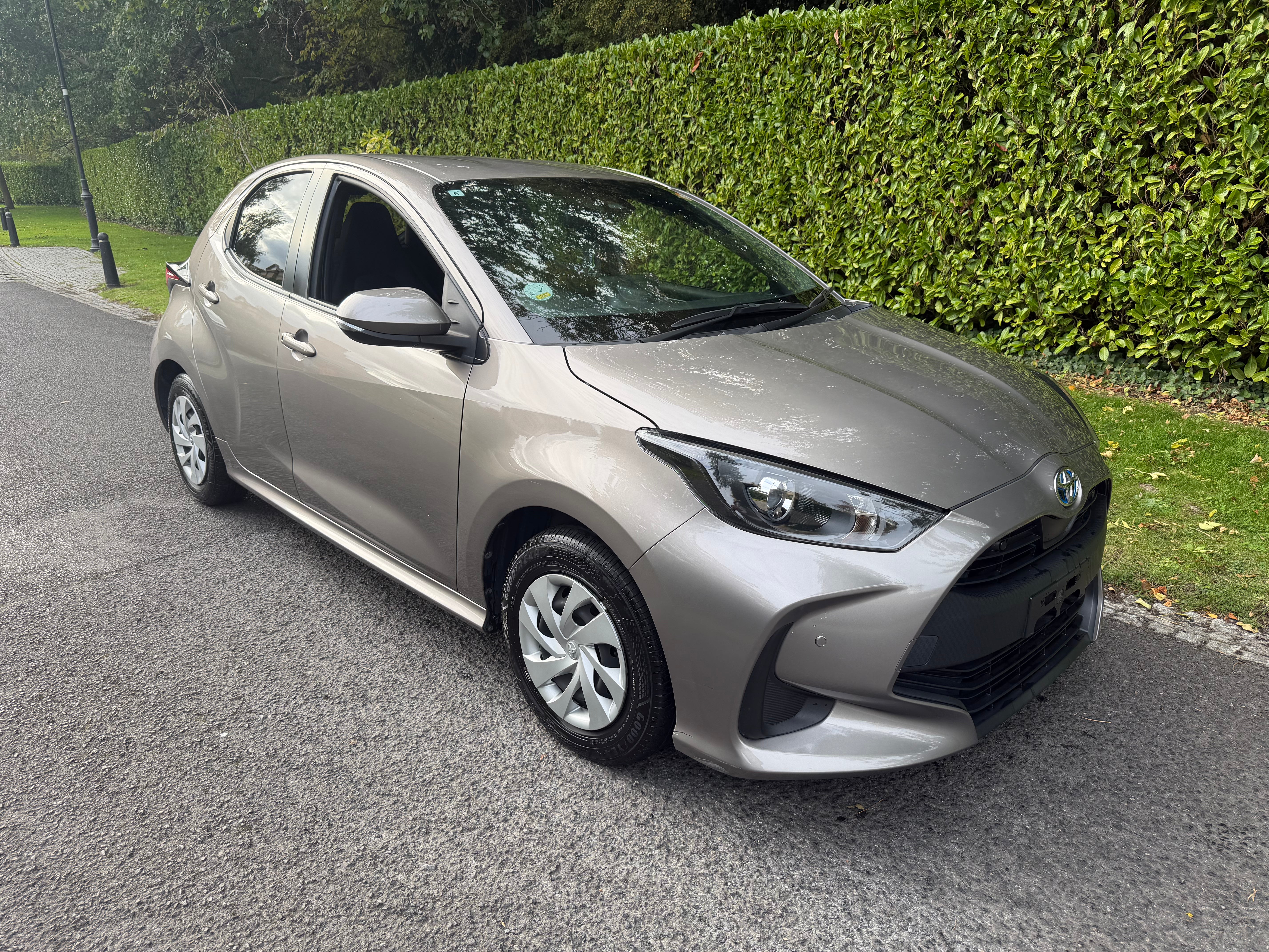 2021 Toyota Yaris 1.5 Hybrid X Automatic – Grade 4 – Champagne – €13,450