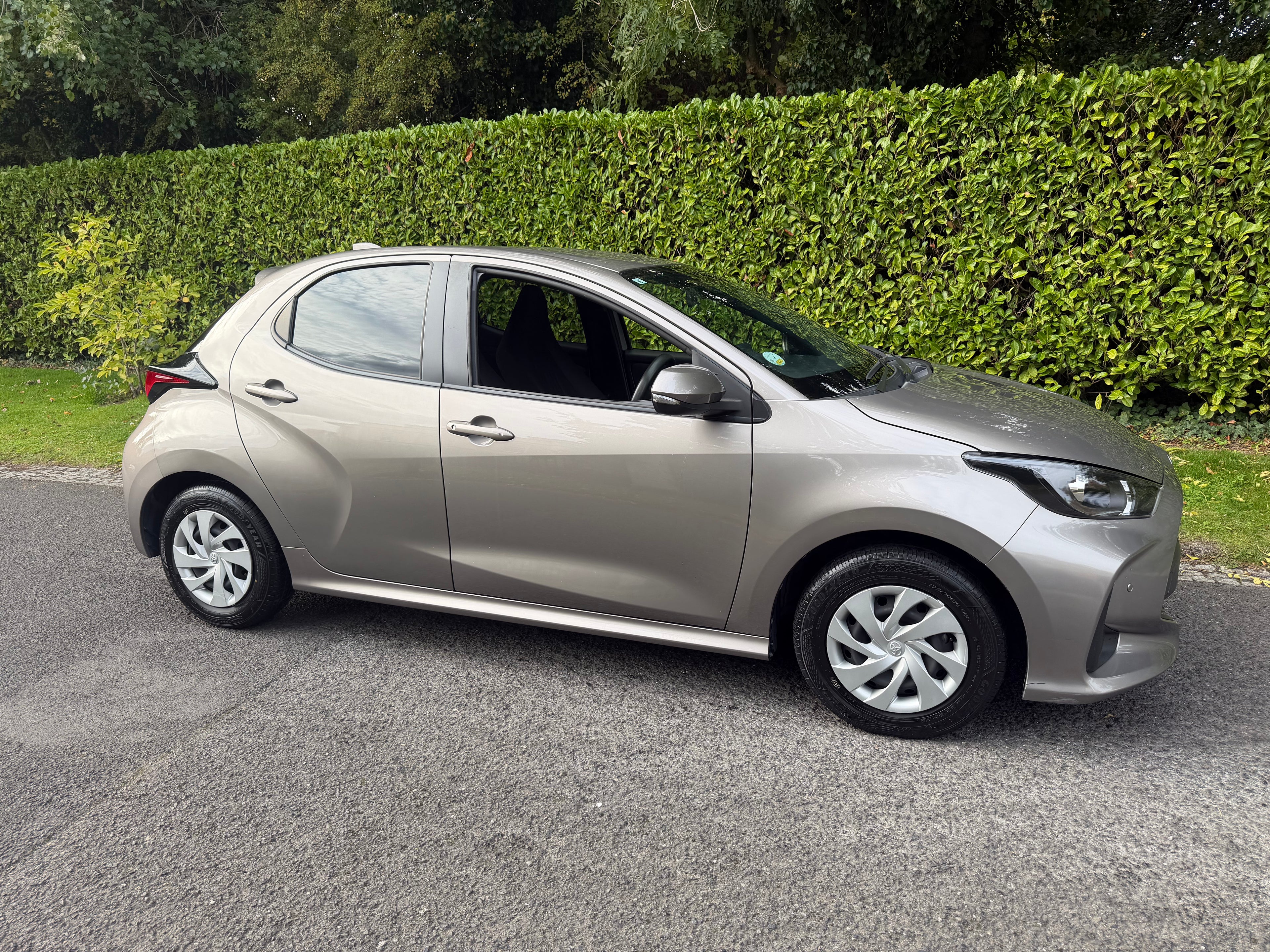 2021 Toyota Yaris 1.5 Hybrid X Automatic – Grade 4 – Champagne – €13,450