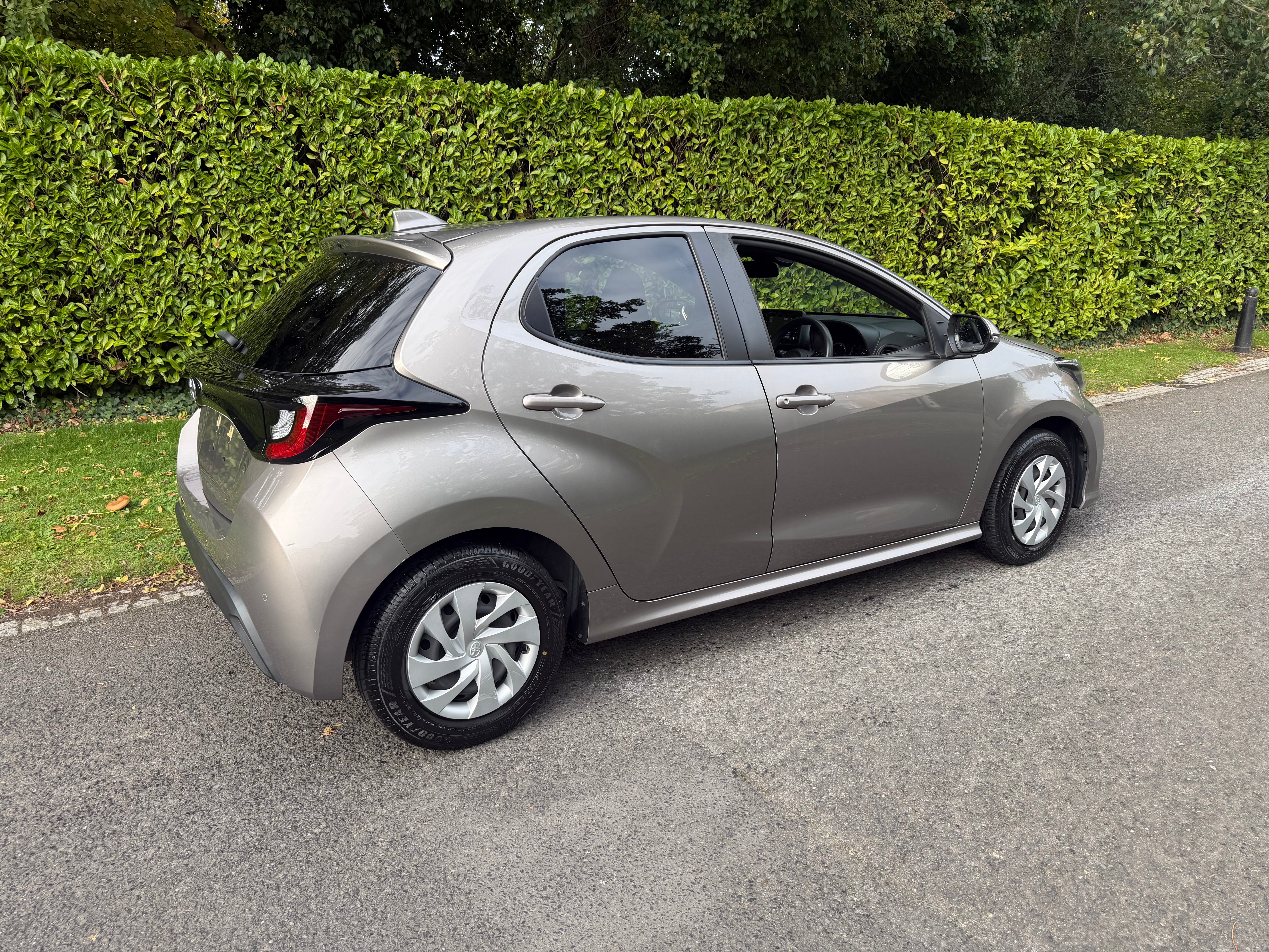 2021 Toyota Yaris 1.5 Hybrid X Automatic – Grade 4 – Champagne – €13,450