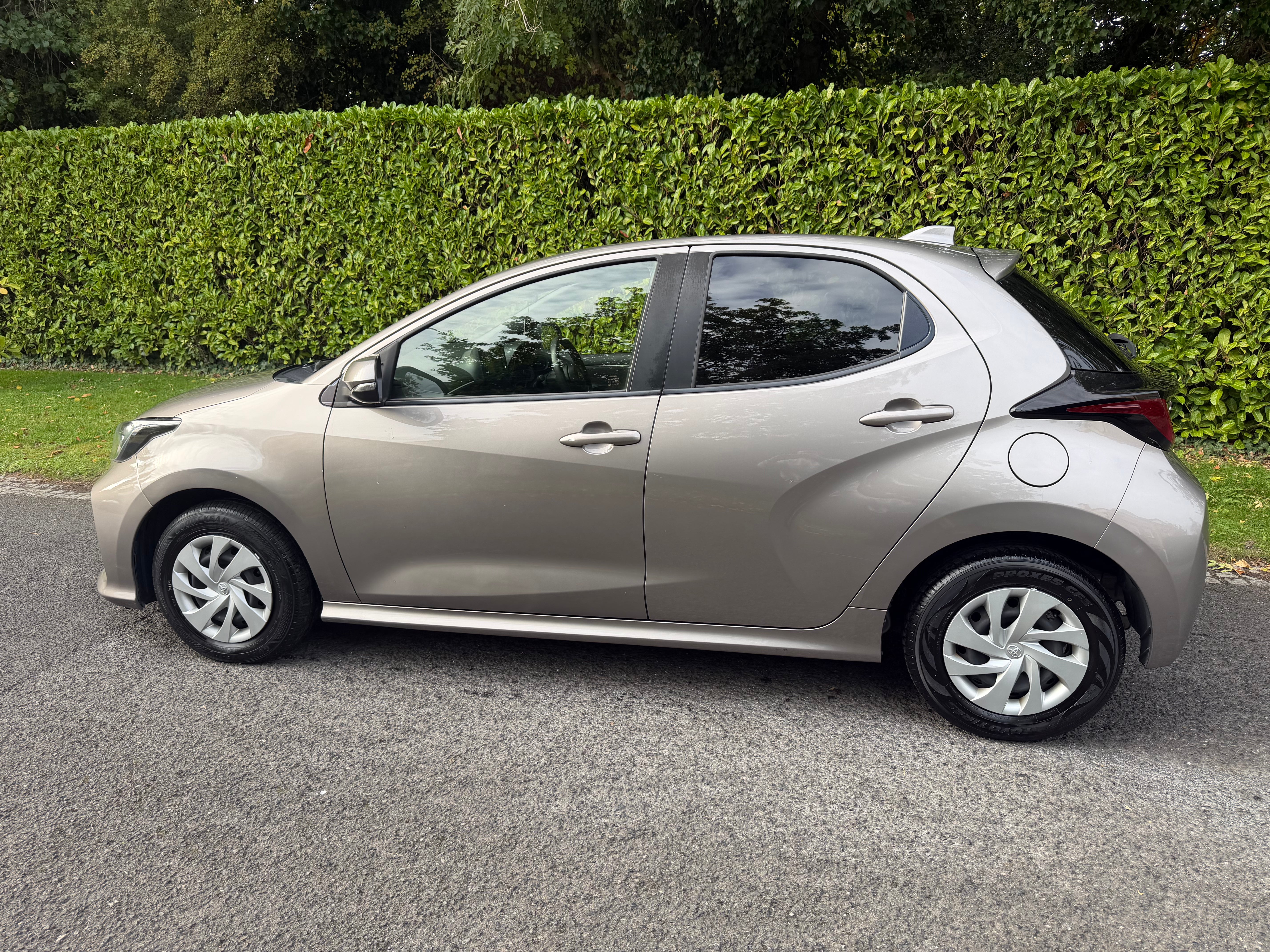 2021 Toyota Yaris 1.5 Hybrid X Automatic – Grade 4 – Champagne – €13,450