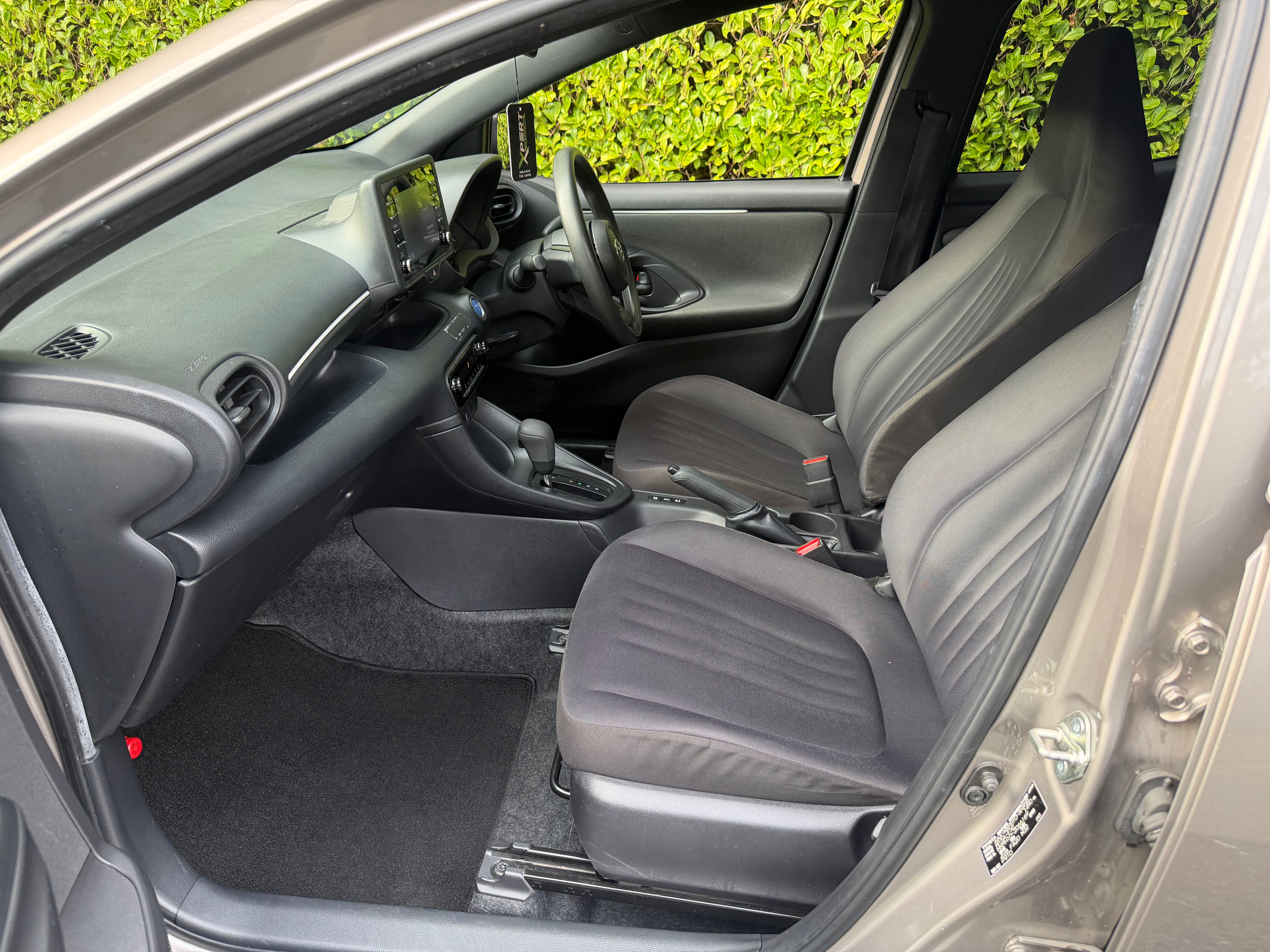 2021 Toyota Yaris 1.5 Hybrid X Automatic – Grade 4 – Champagne – €13,450