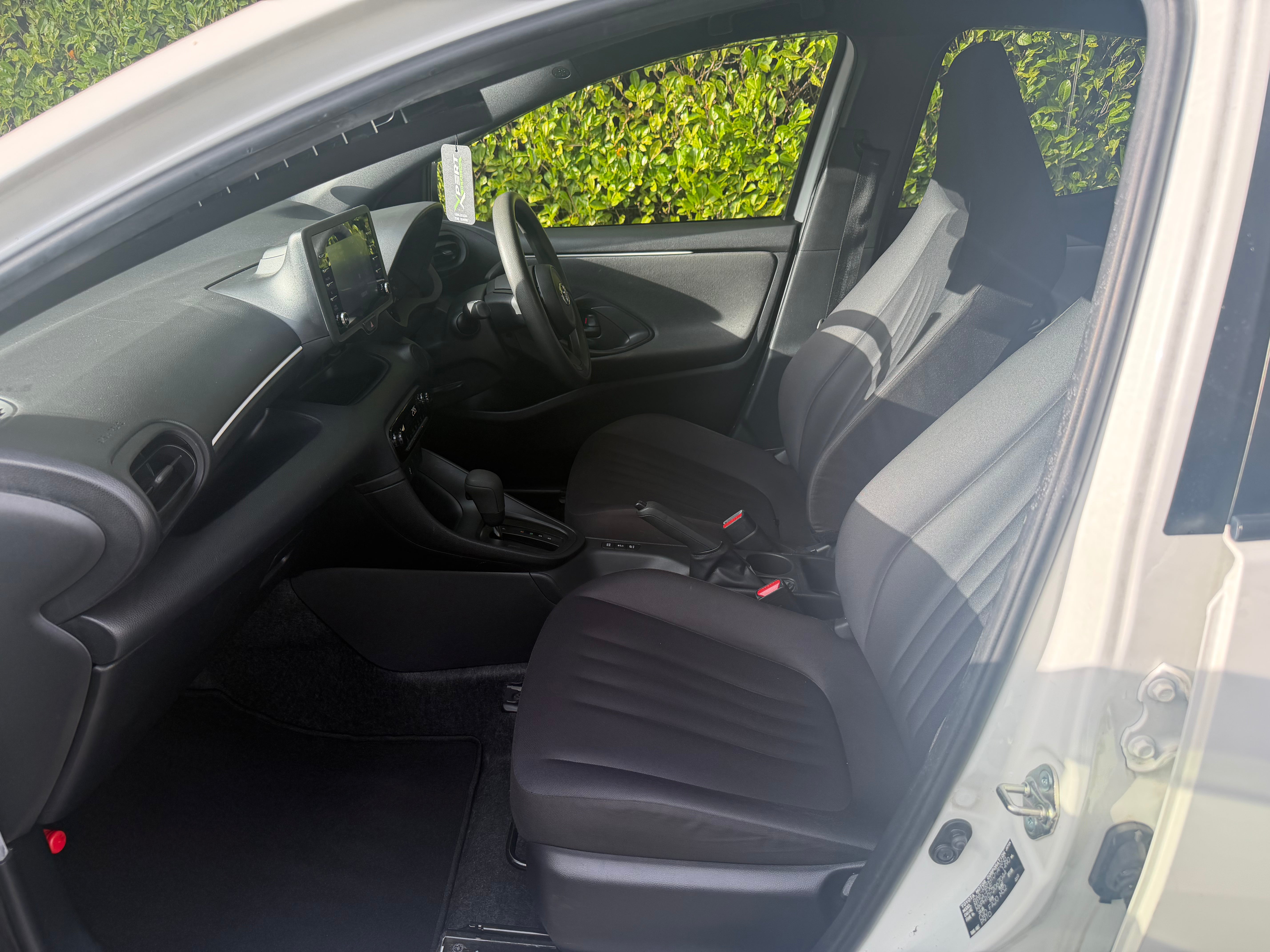 2021 Toyota Yaris 1.5 Hybrid X Automatic – White – Grade 4 – €12,950