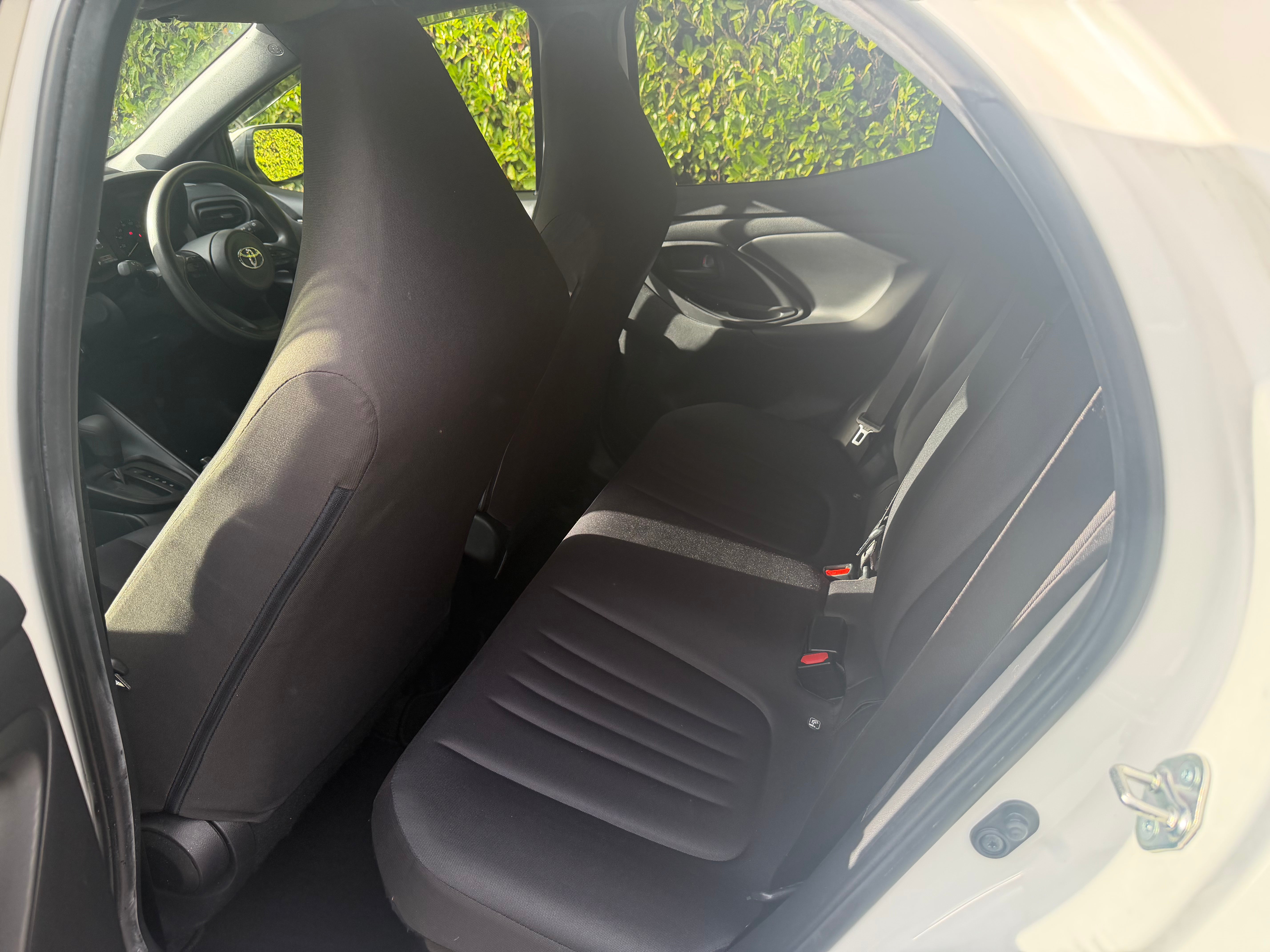 2021 Toyota Yaris 1.5 Hybrid X Automatic – White – Grade 4 – €12,950
