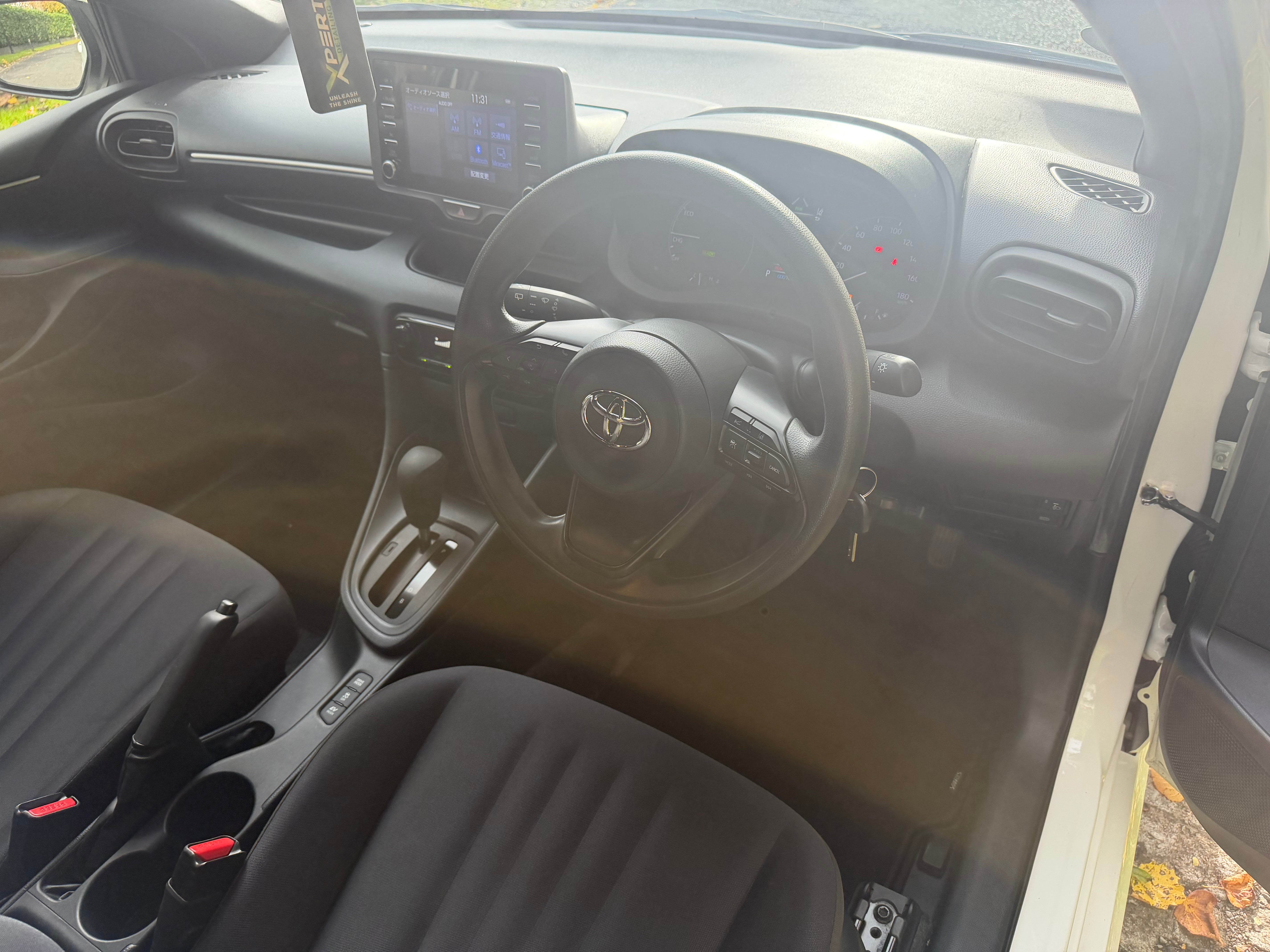 2021 Toyota Yaris 1.5 Hybrid X Automatic – White – Grade 4 – €12,950