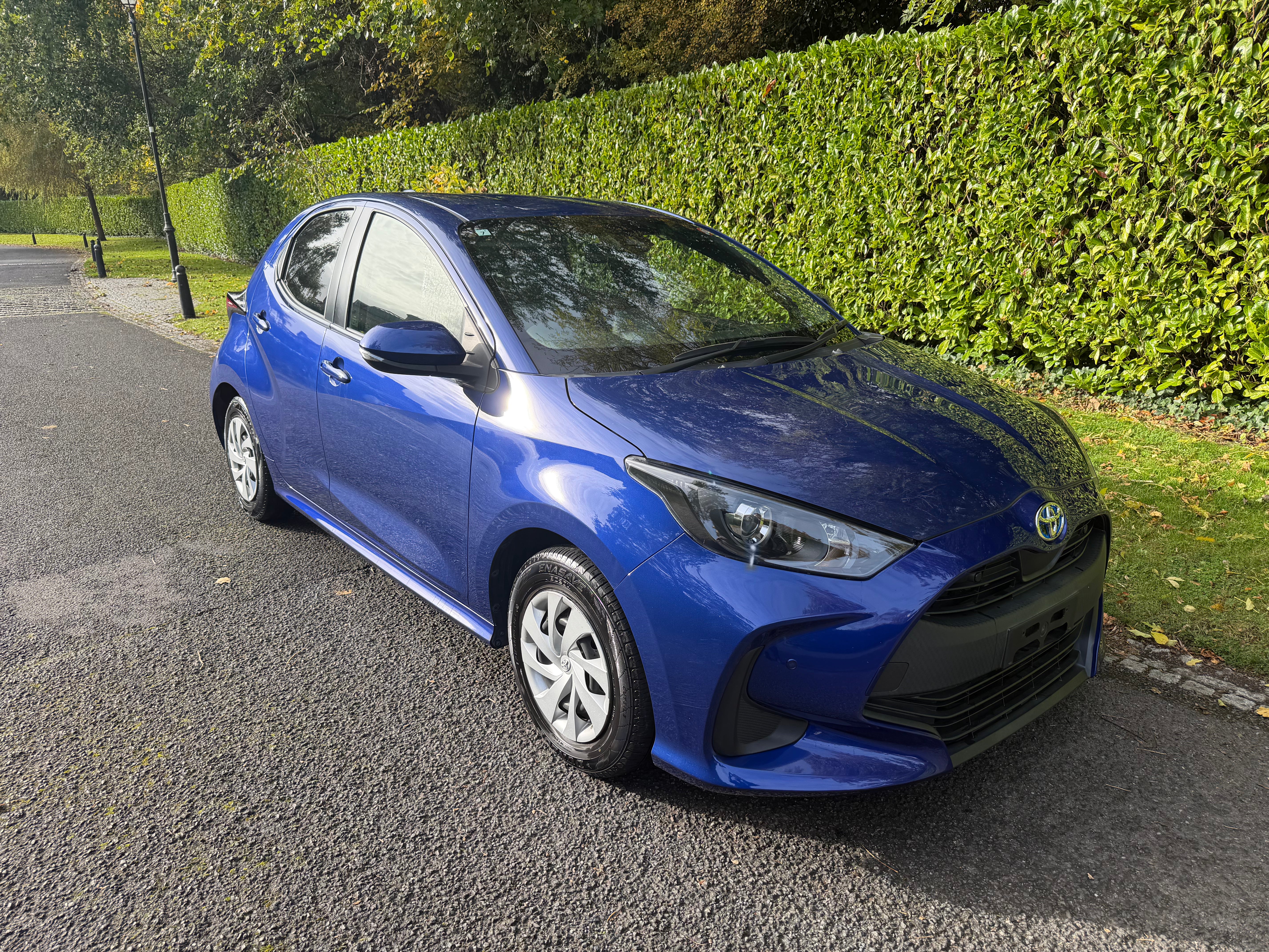 2022 Toyota Yaris 1.5 Hybrid X Automatic – Blue – €13,950