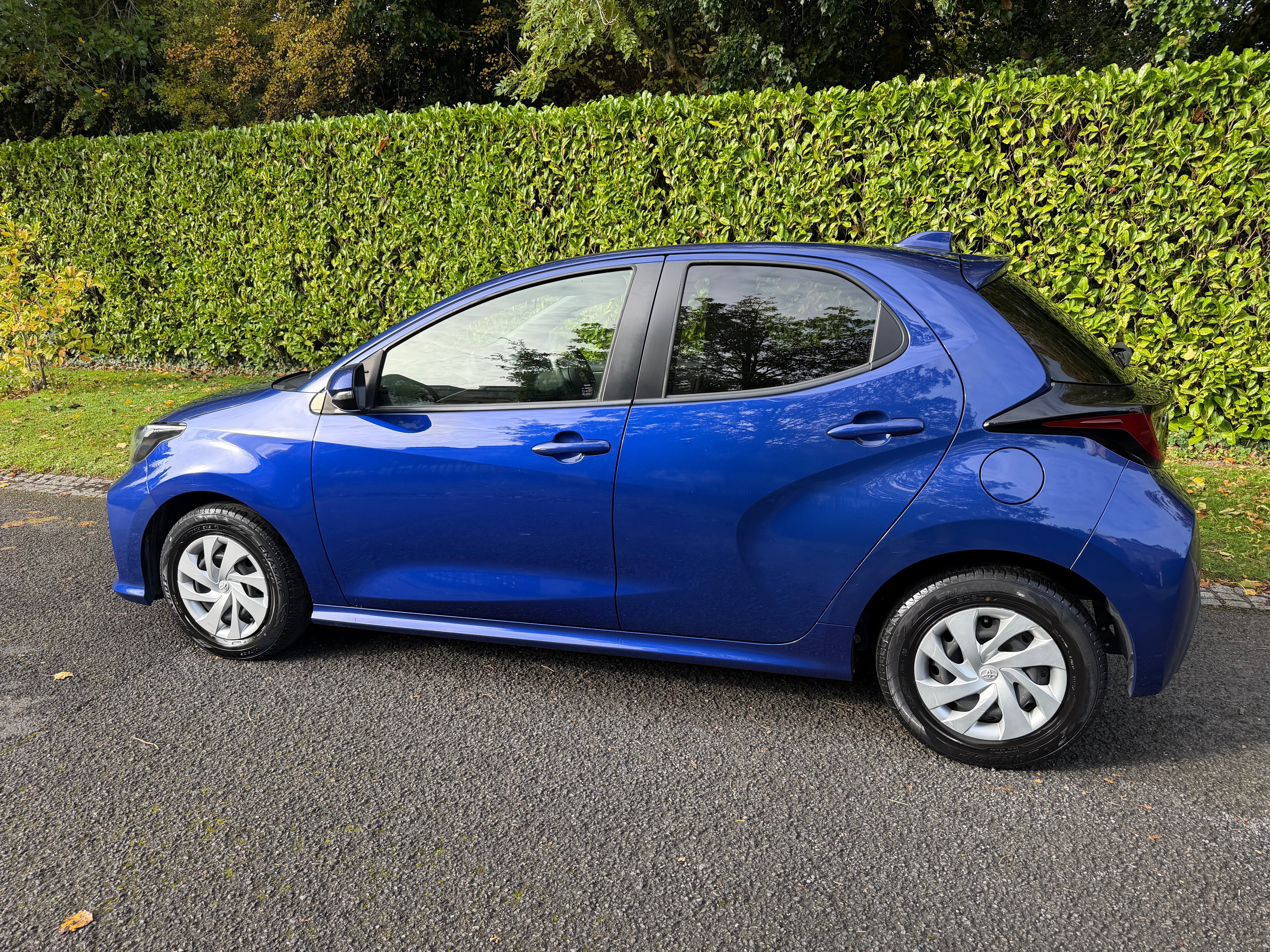 2022 Toyota Yaris 1.5 Hybrid X Automatic – Blue – €13,950