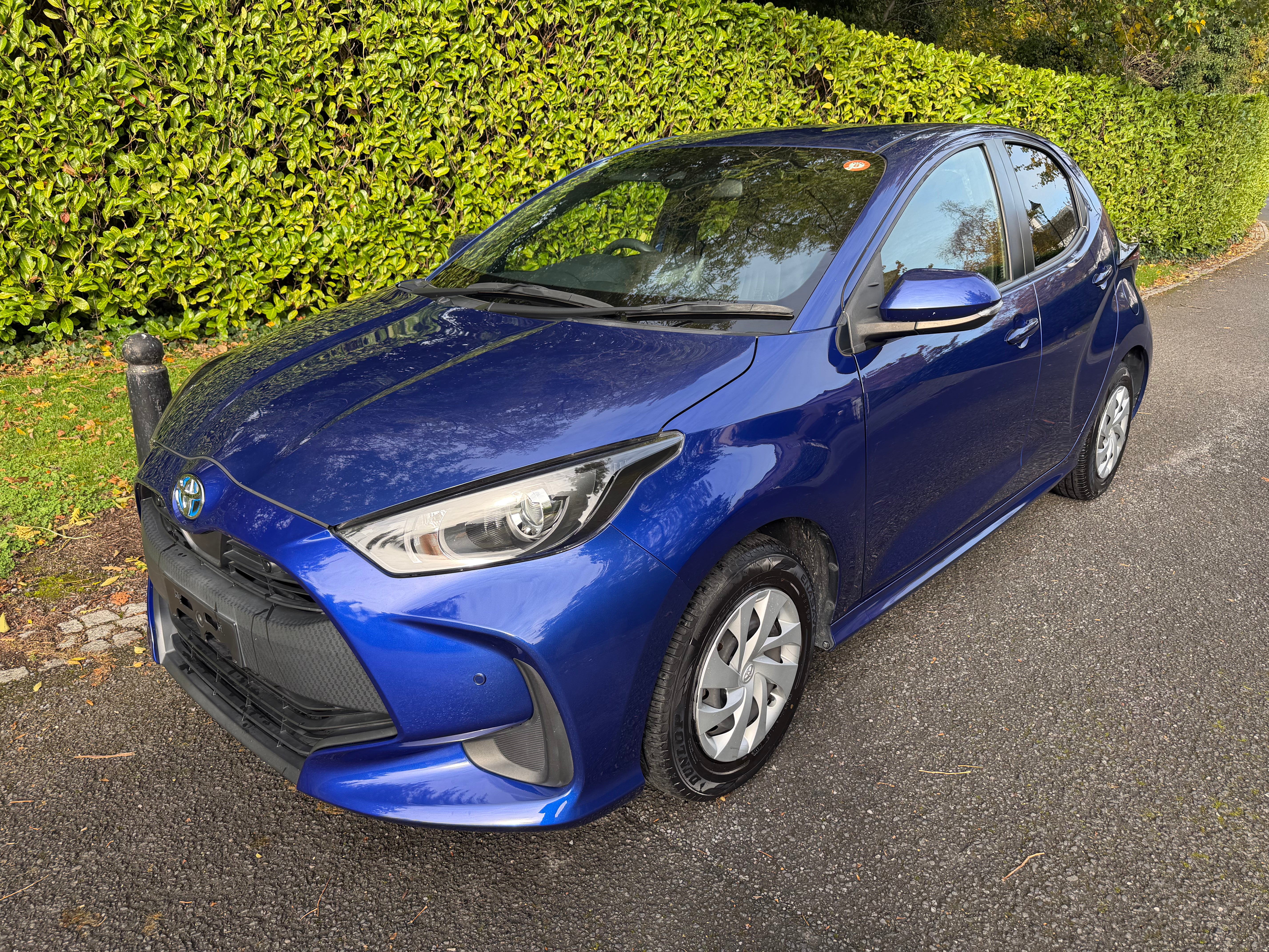 2022 Toyota Yaris 1.5 Hybrid X Automatic – Blue – €13,950