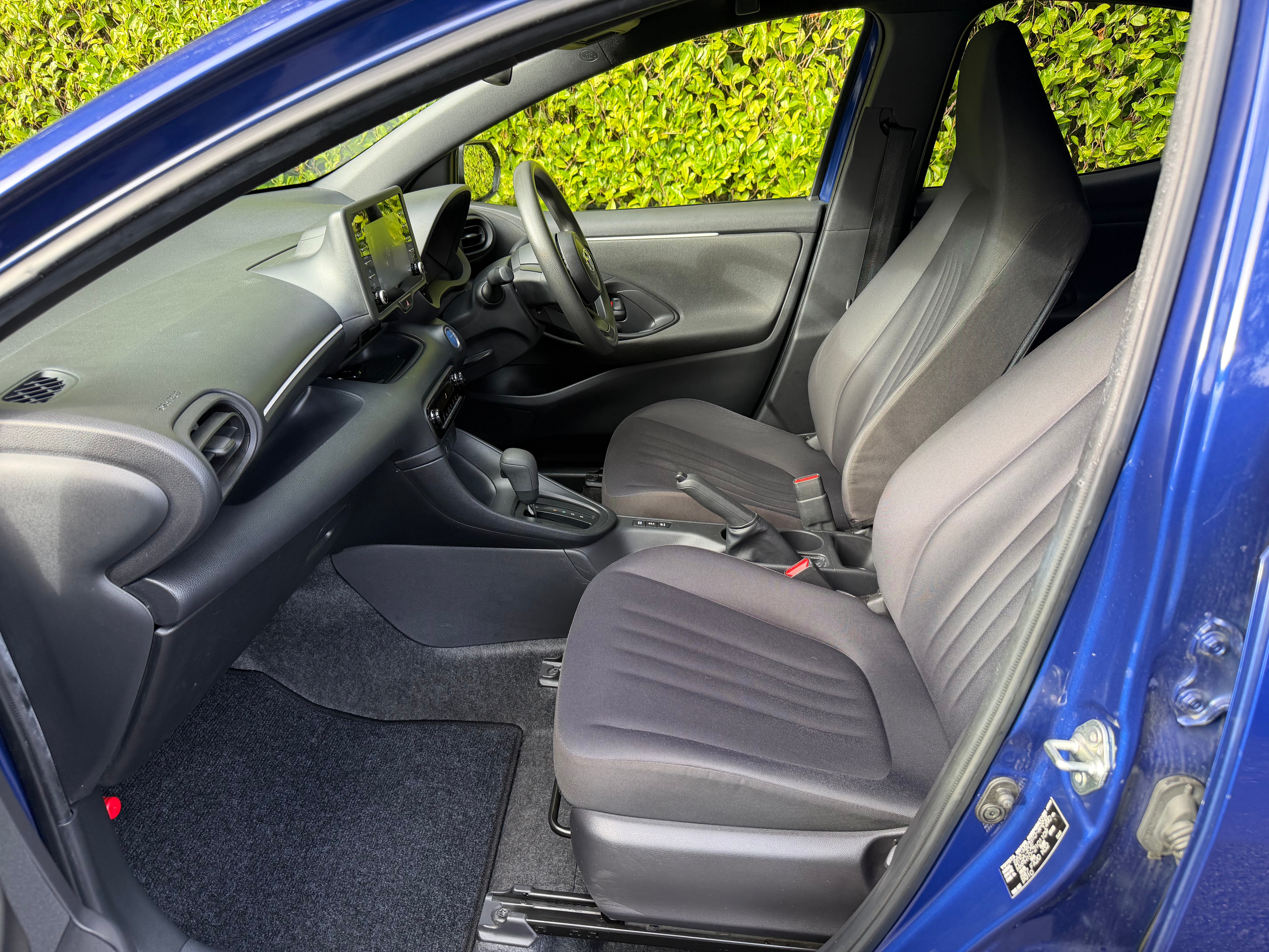 2022 Toyota Yaris 1.5 Hybrid X Automatic – Blue – €13,950