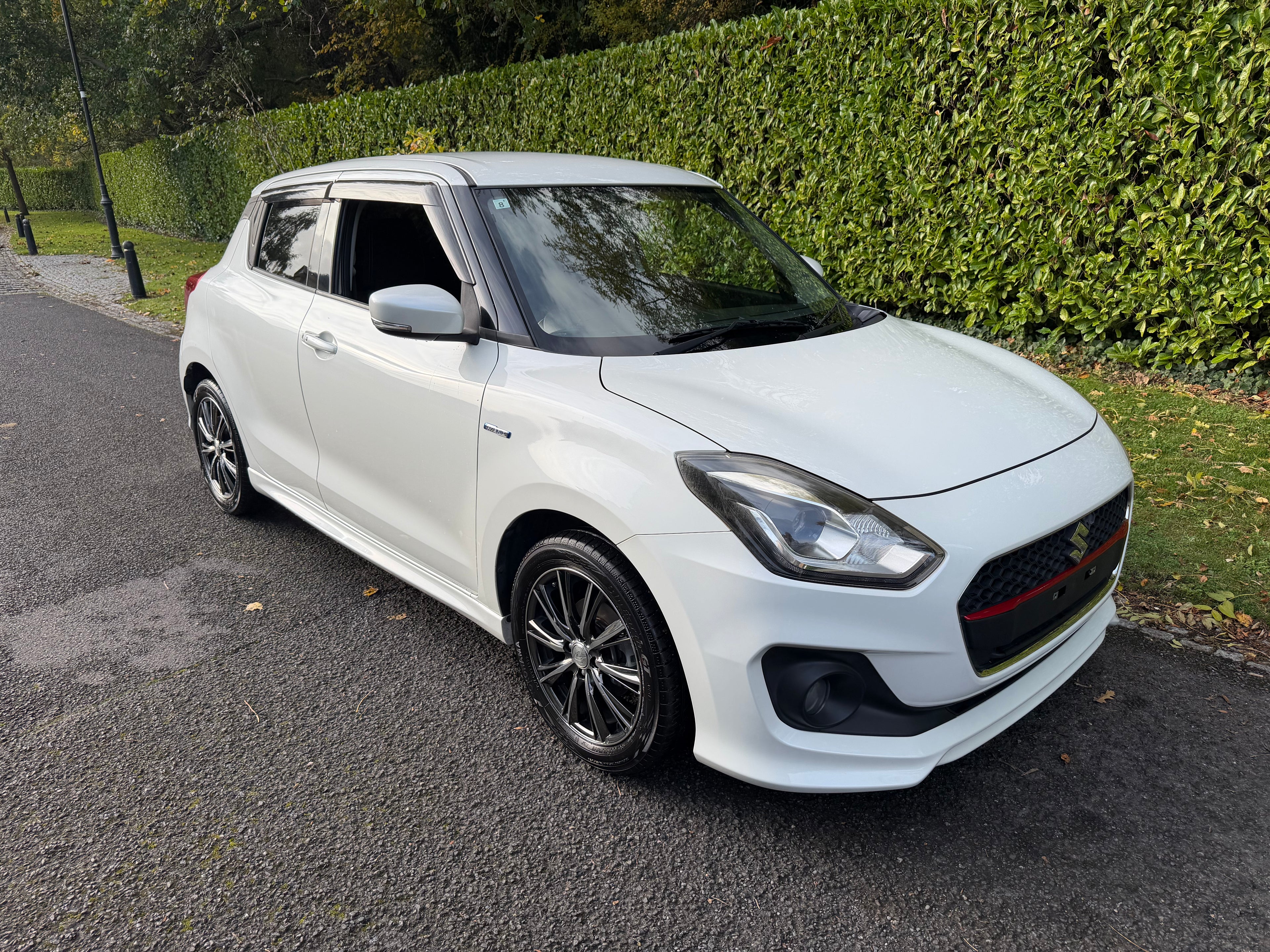 2017 Suzuki Swift Hybrid RS – White – Grade 4 – €10,950