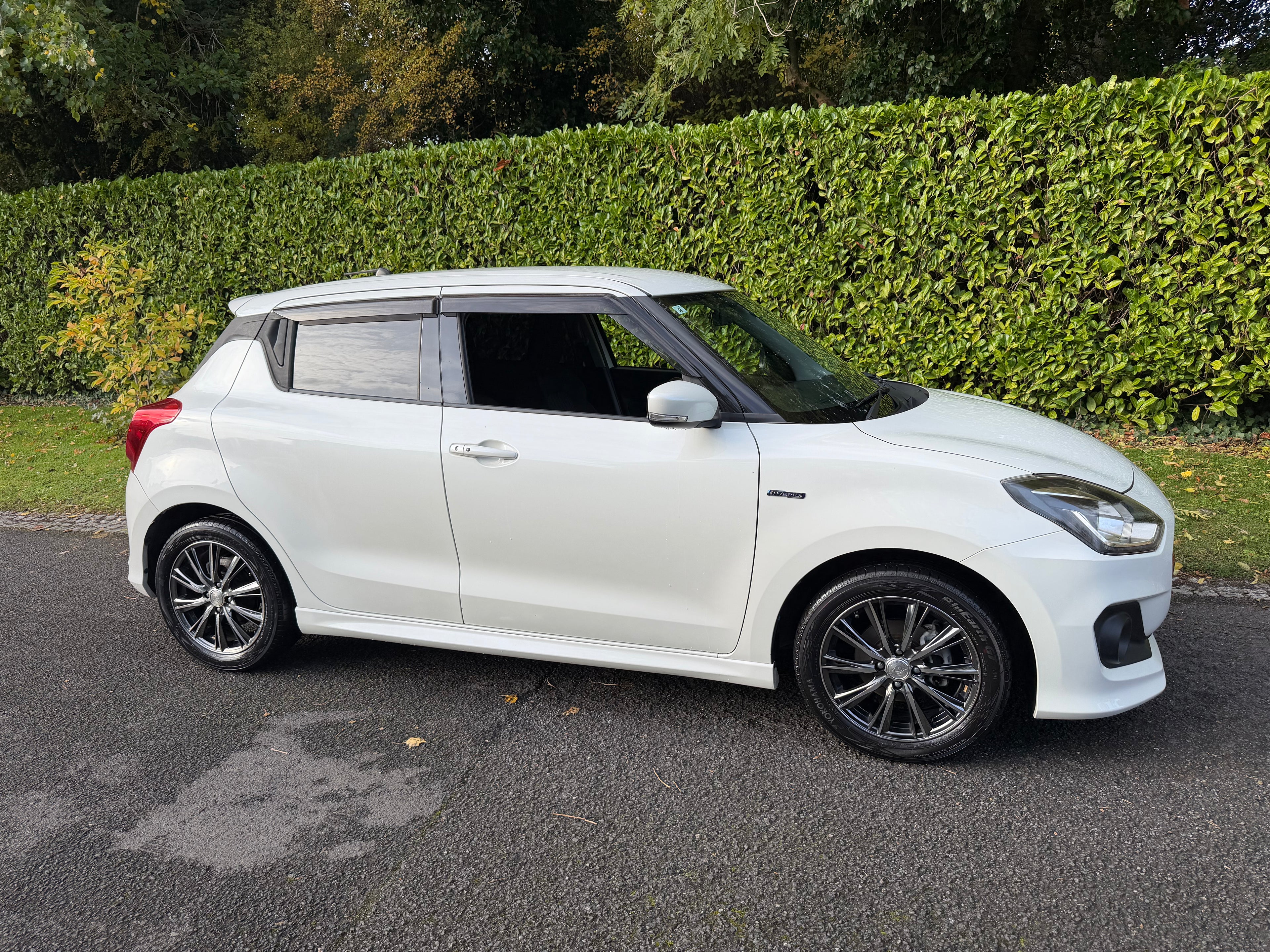 2017 Suzuki Swift Hybrid RS – White – Grade 4 – €10,950