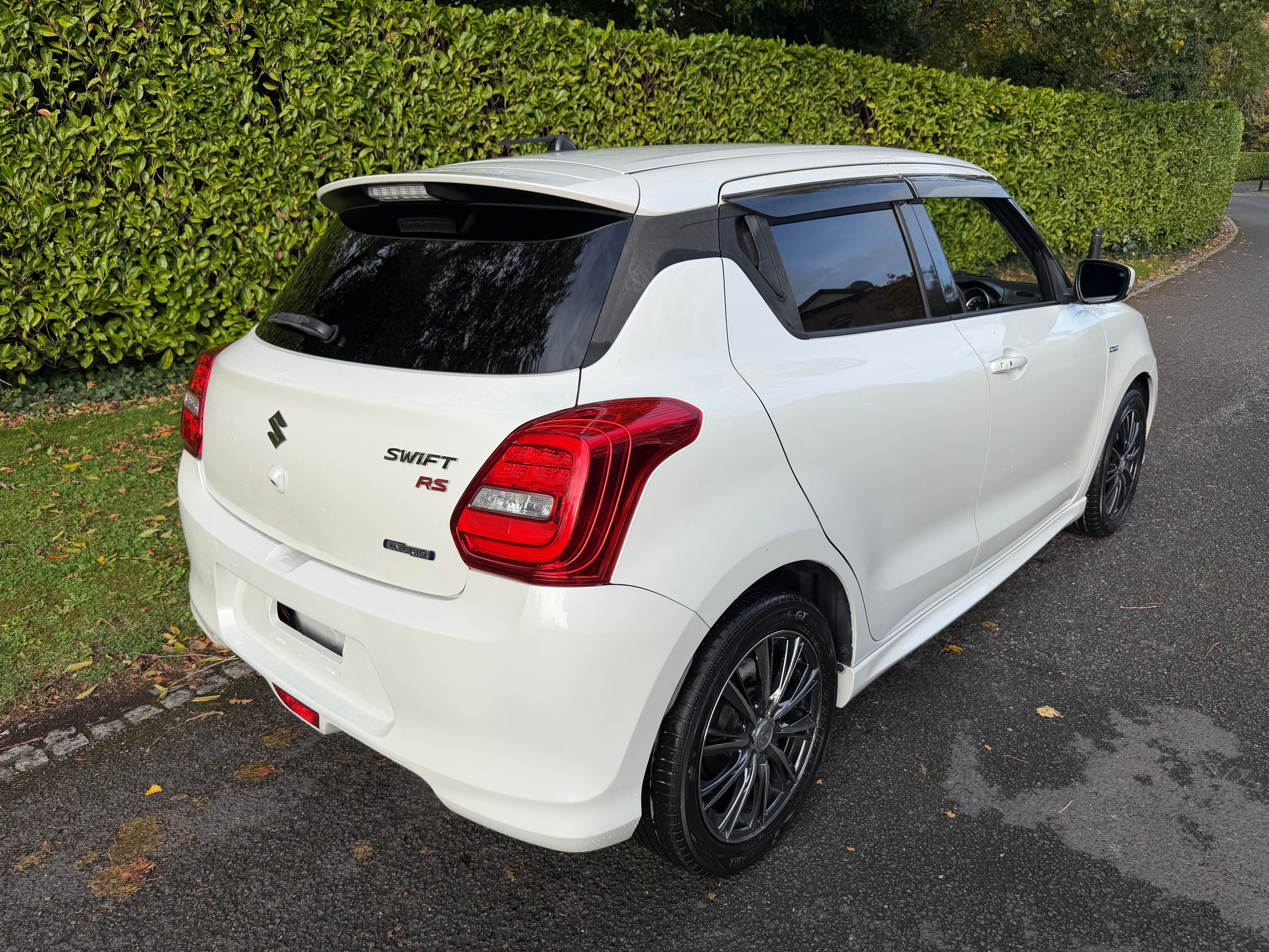 2017 Suzuki Swift Hybrid RS – White – Grade 4 – €10,950