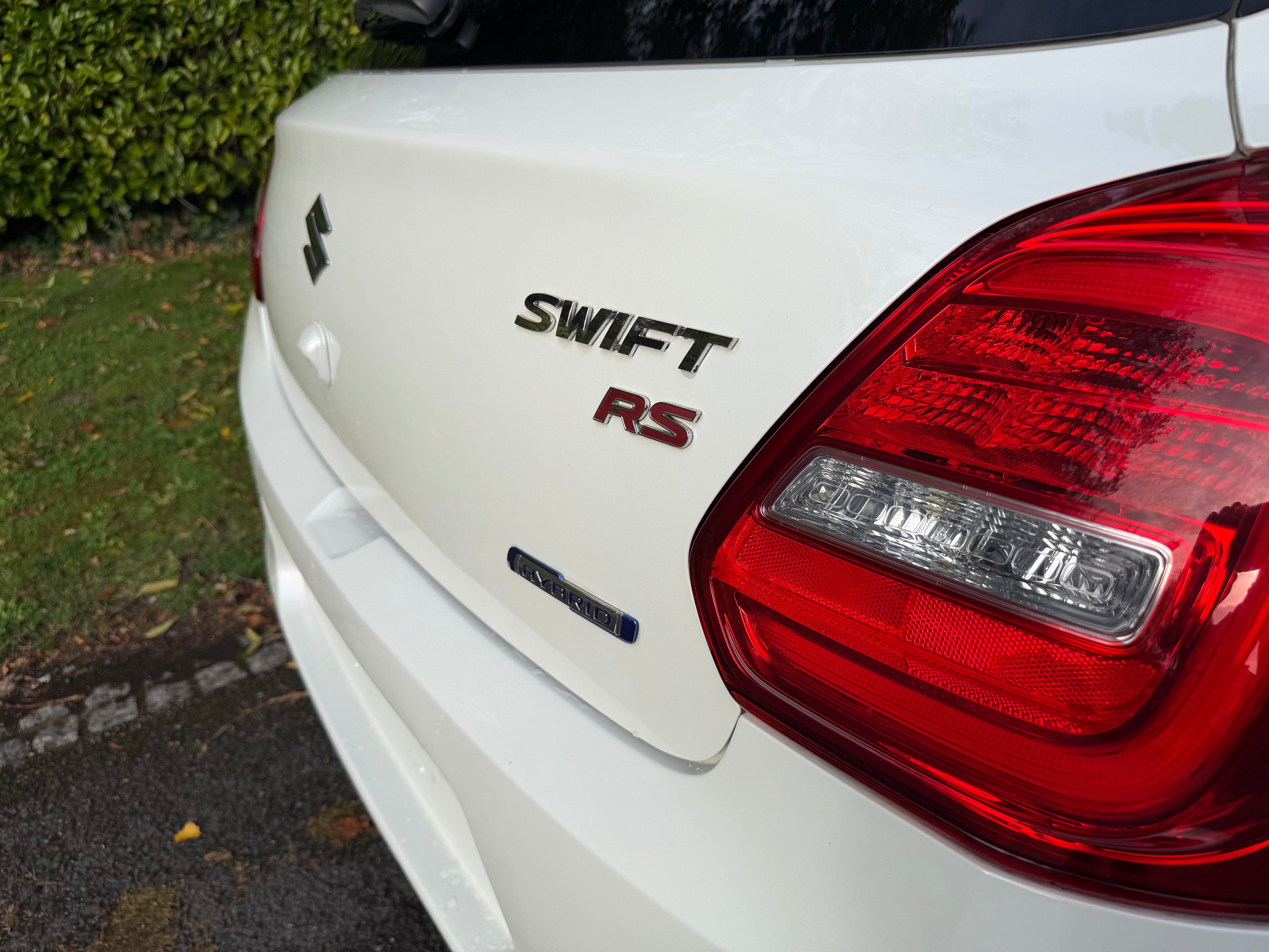 2017 Suzuki Swift Hybrid RS – White – Grade 4 – €10,950